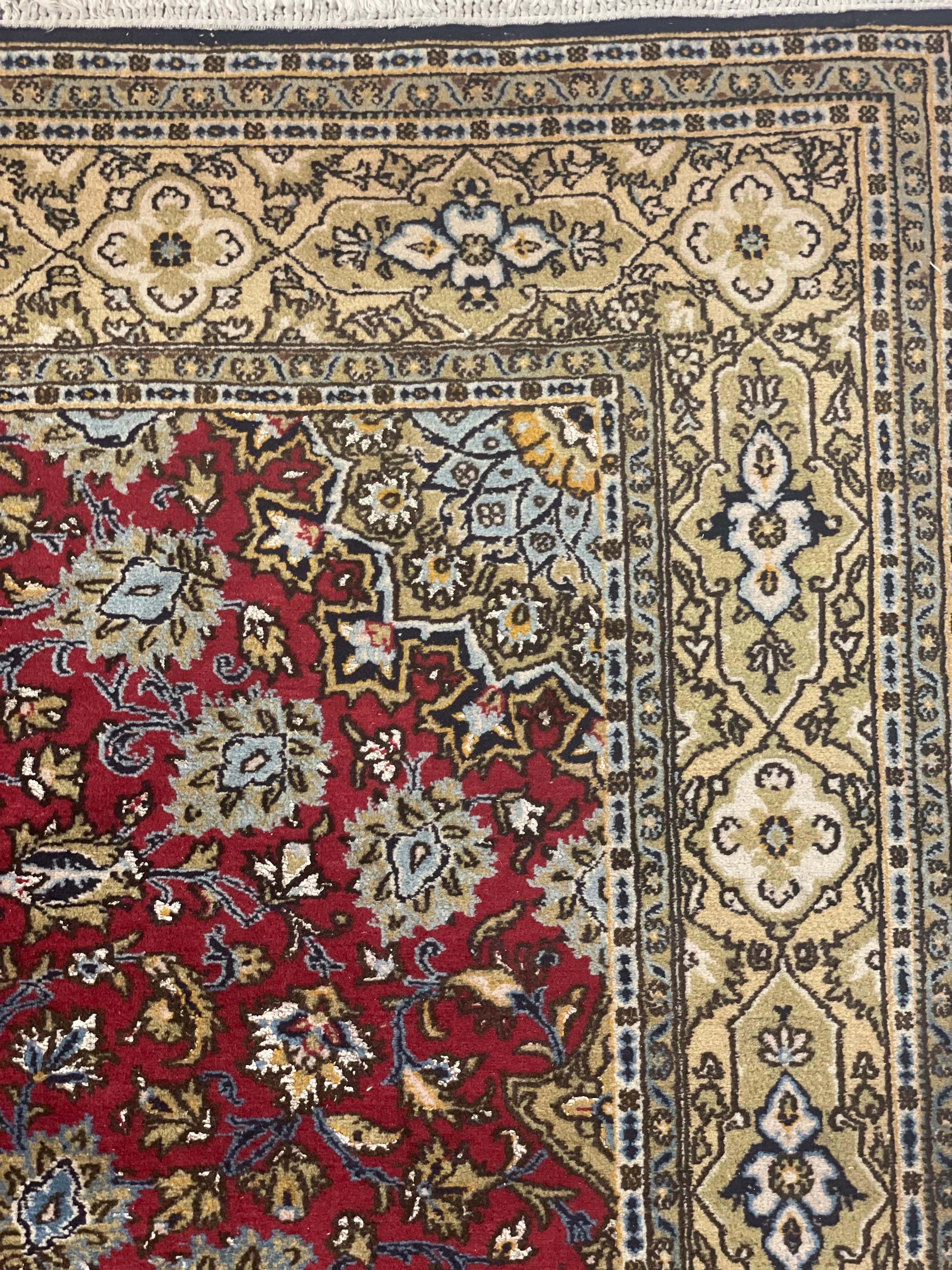 Antiker persischer Qum-Teppich mit Medaillon-Design (Asiatisch)