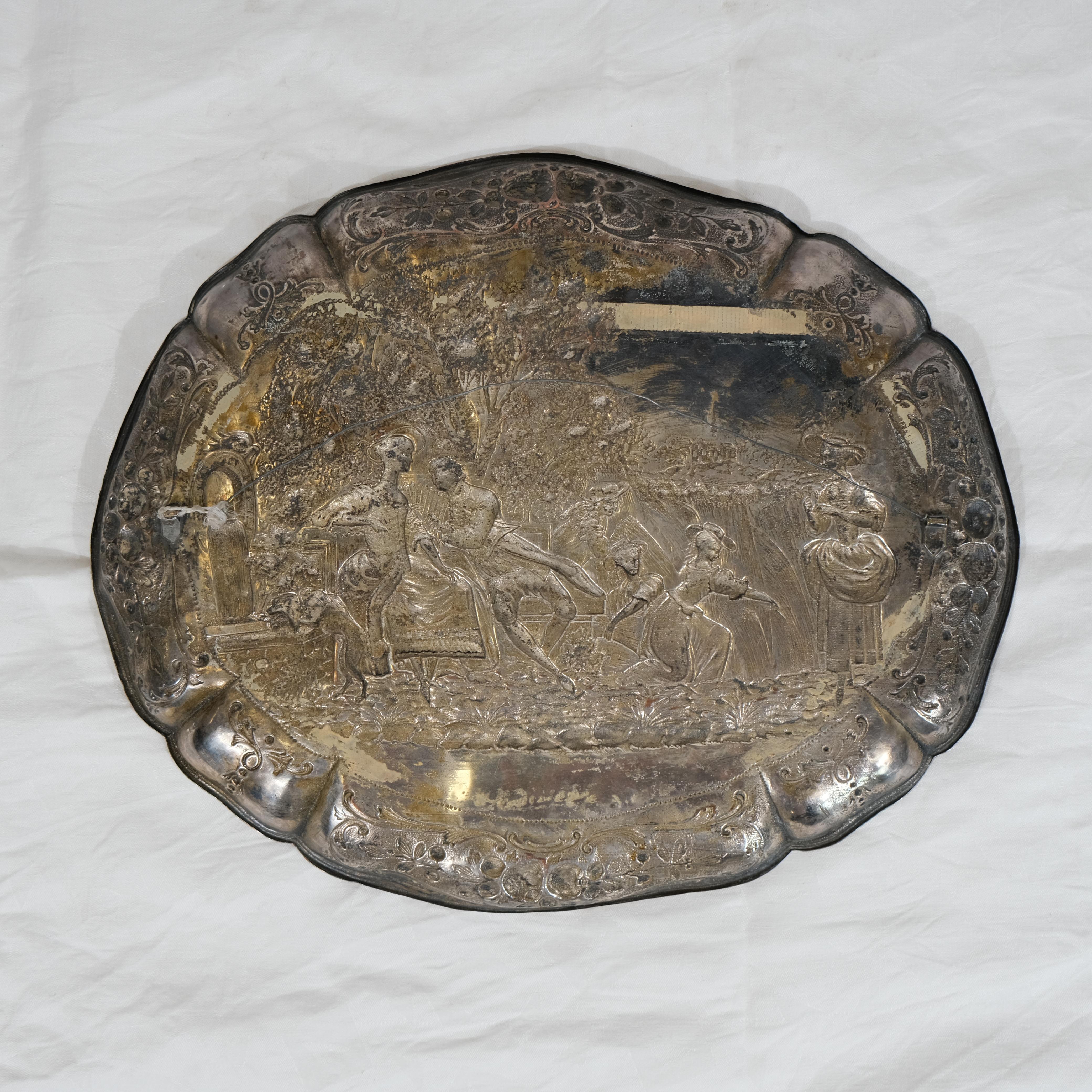 Une plaque rocococo ancienne en cuivre argenté, 18e siècle en vente 3