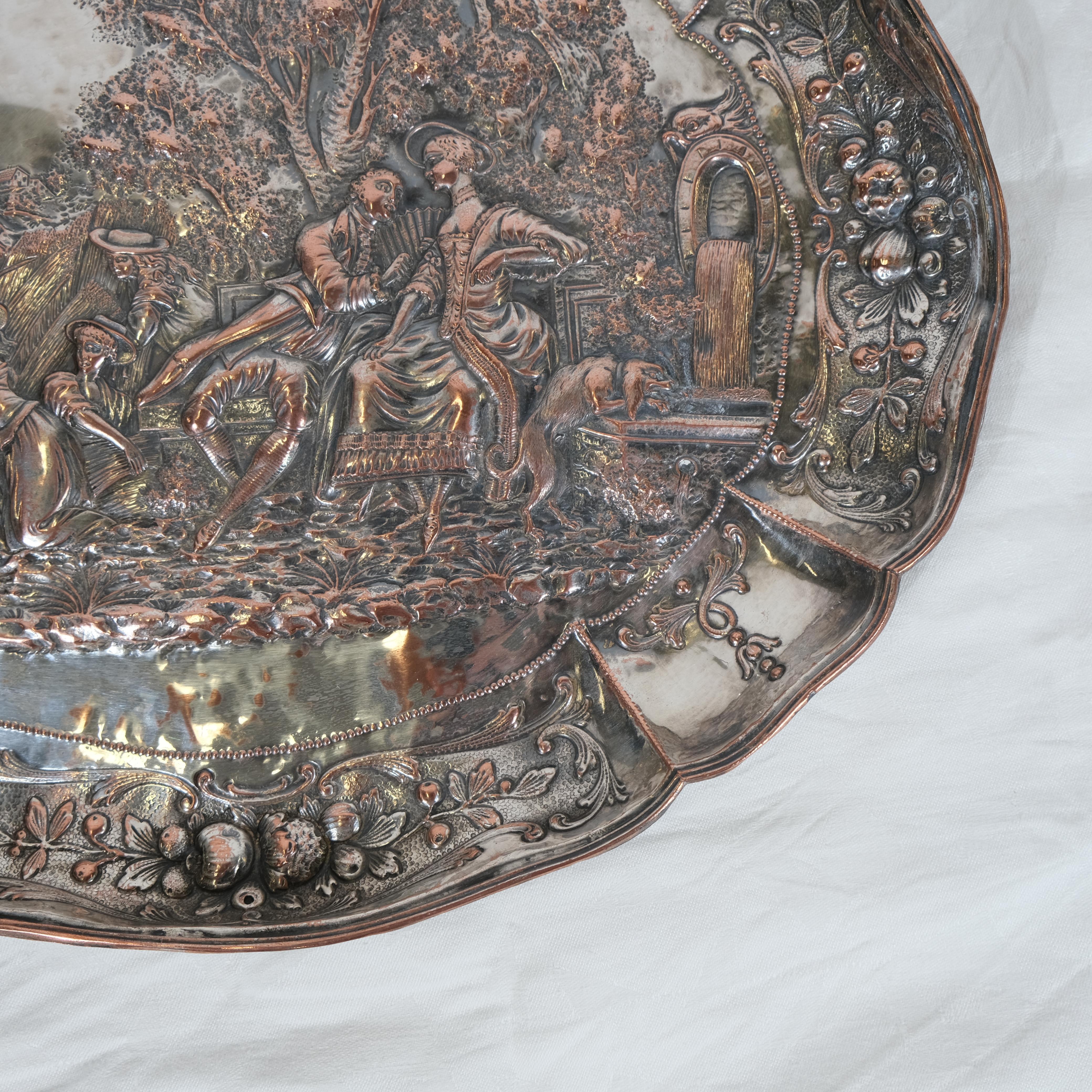 Européen Une plaque rocococo ancienne en cuivre argenté, 18e siècle en vente