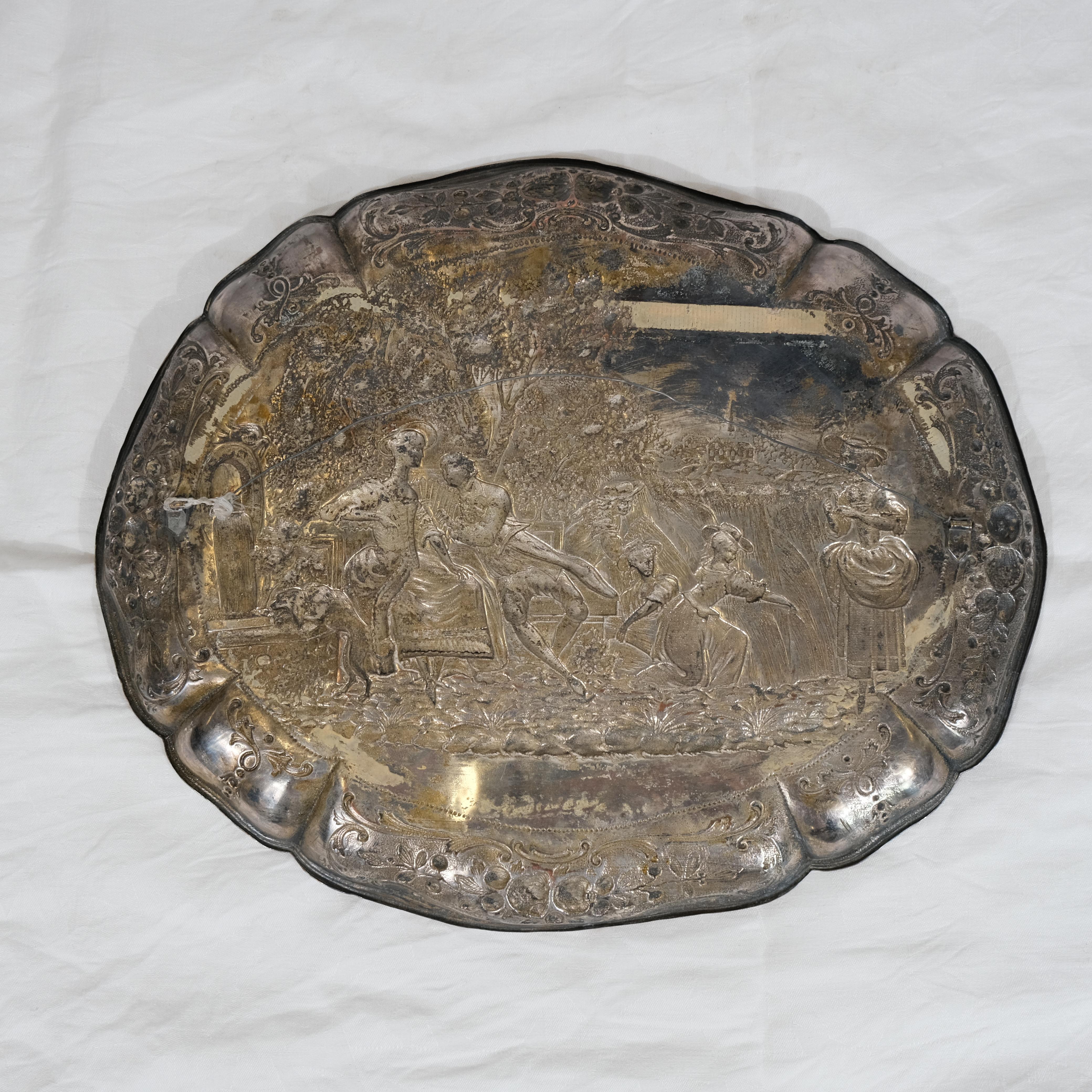 Une plaque rocococo ancienne en cuivre argenté, 18e siècle en vente 1