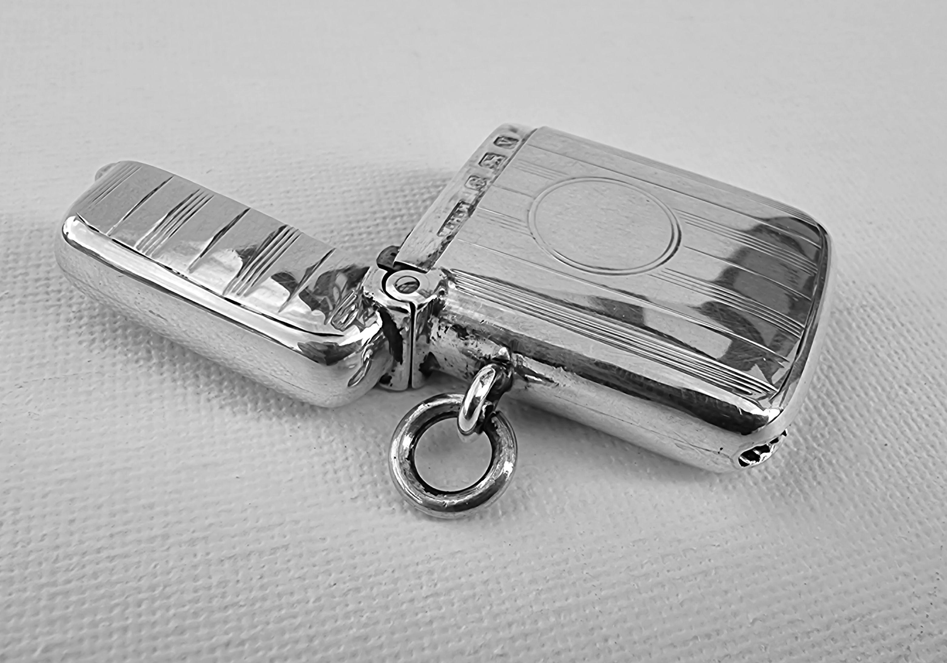 English An antique silver vesta case of extra small proportions by William Hair Haseler For Sale