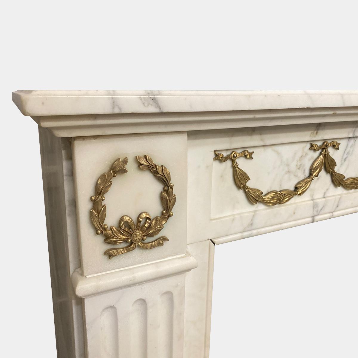 Antique Statuary White Marble French Louis XVI Style Fireplace Mantel  In Good Condition In London, GB