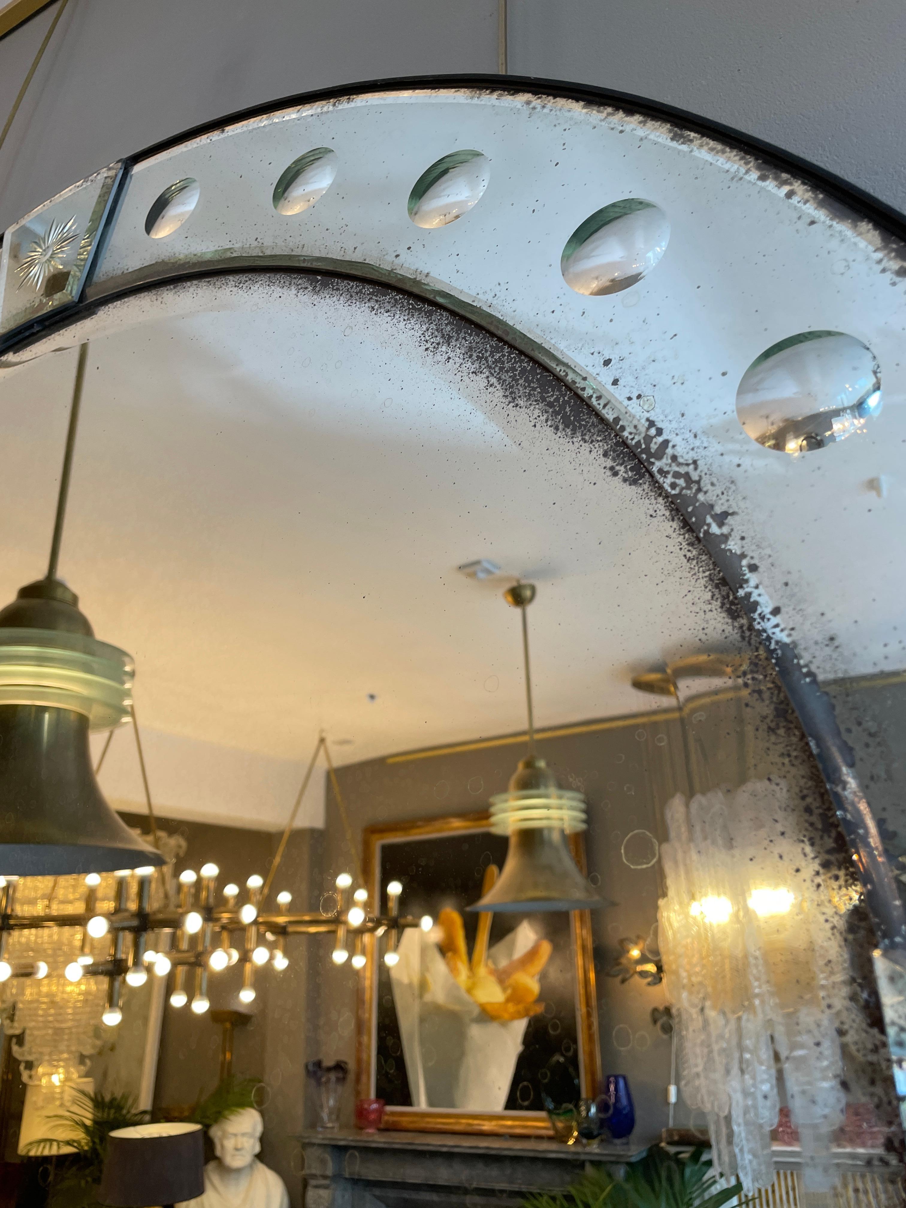 Antique Style Circular Distressed Paneled Mirror In Good Condition For Sale In London, GB