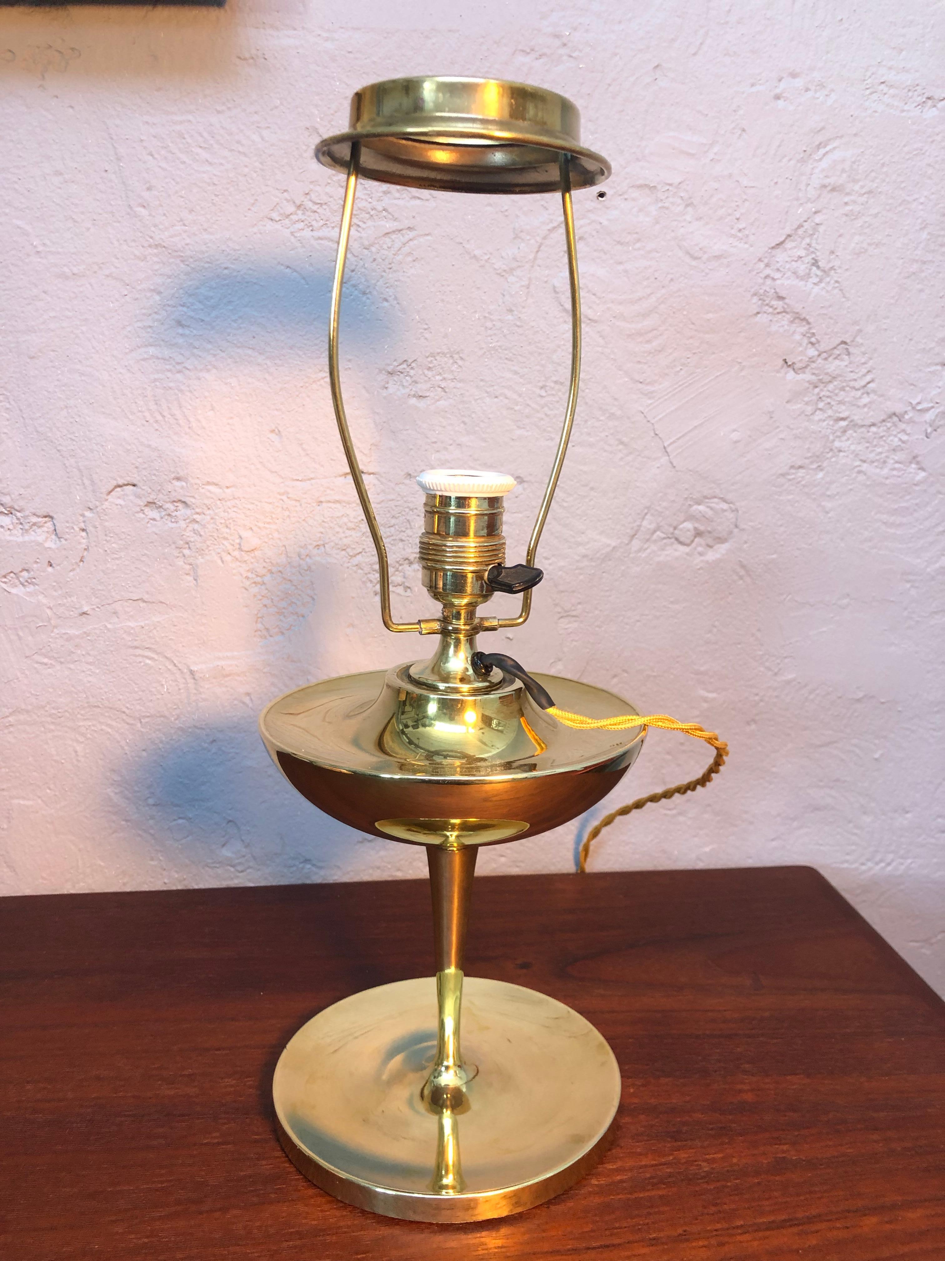 Antique Swedish Brass Oil Lampe by Böhlmarks of Stockholm For Sale 6