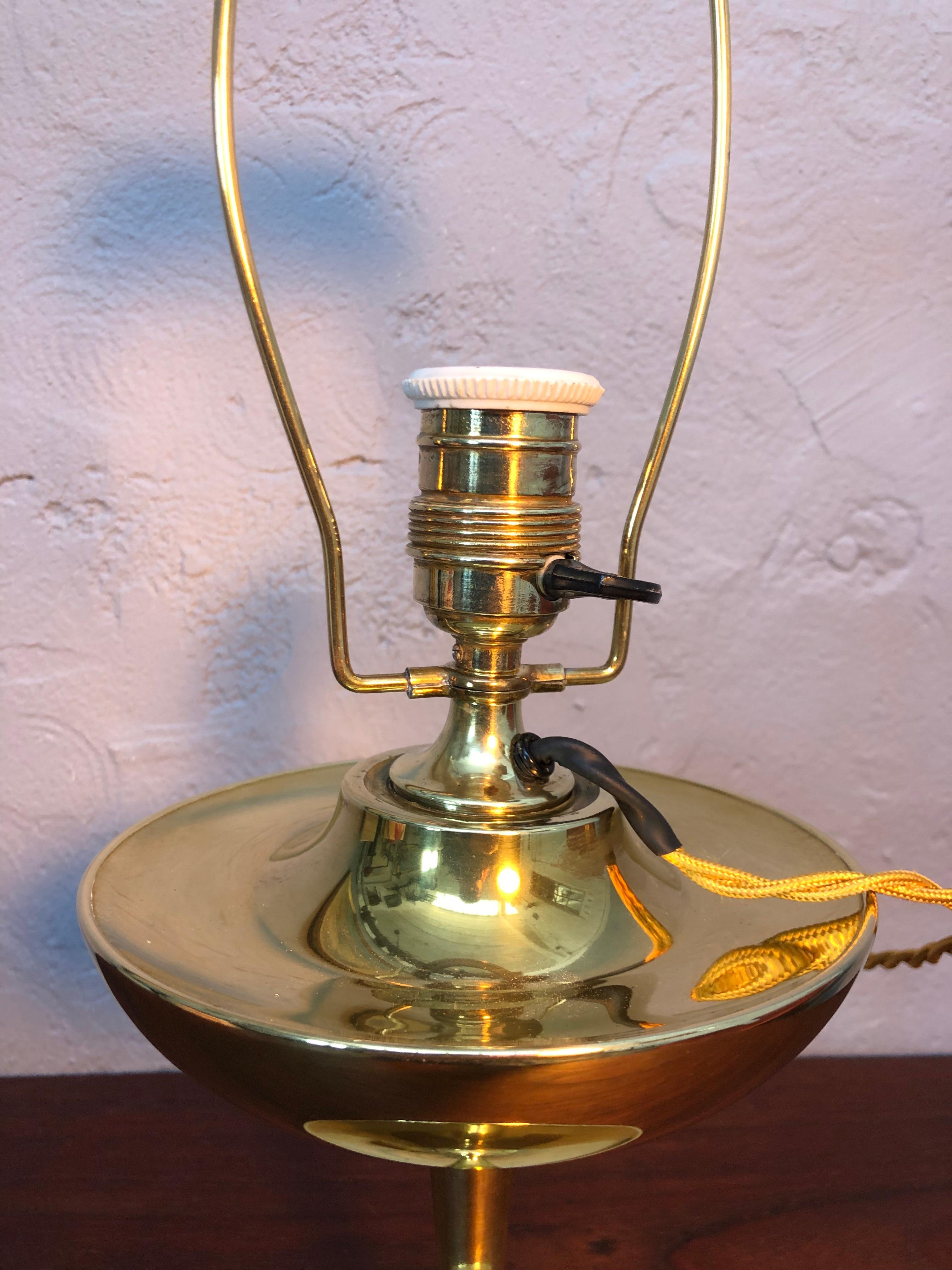 Antique Swedish Brass Oil Lampe by Böhlmarks of Stockholm For Sale 3