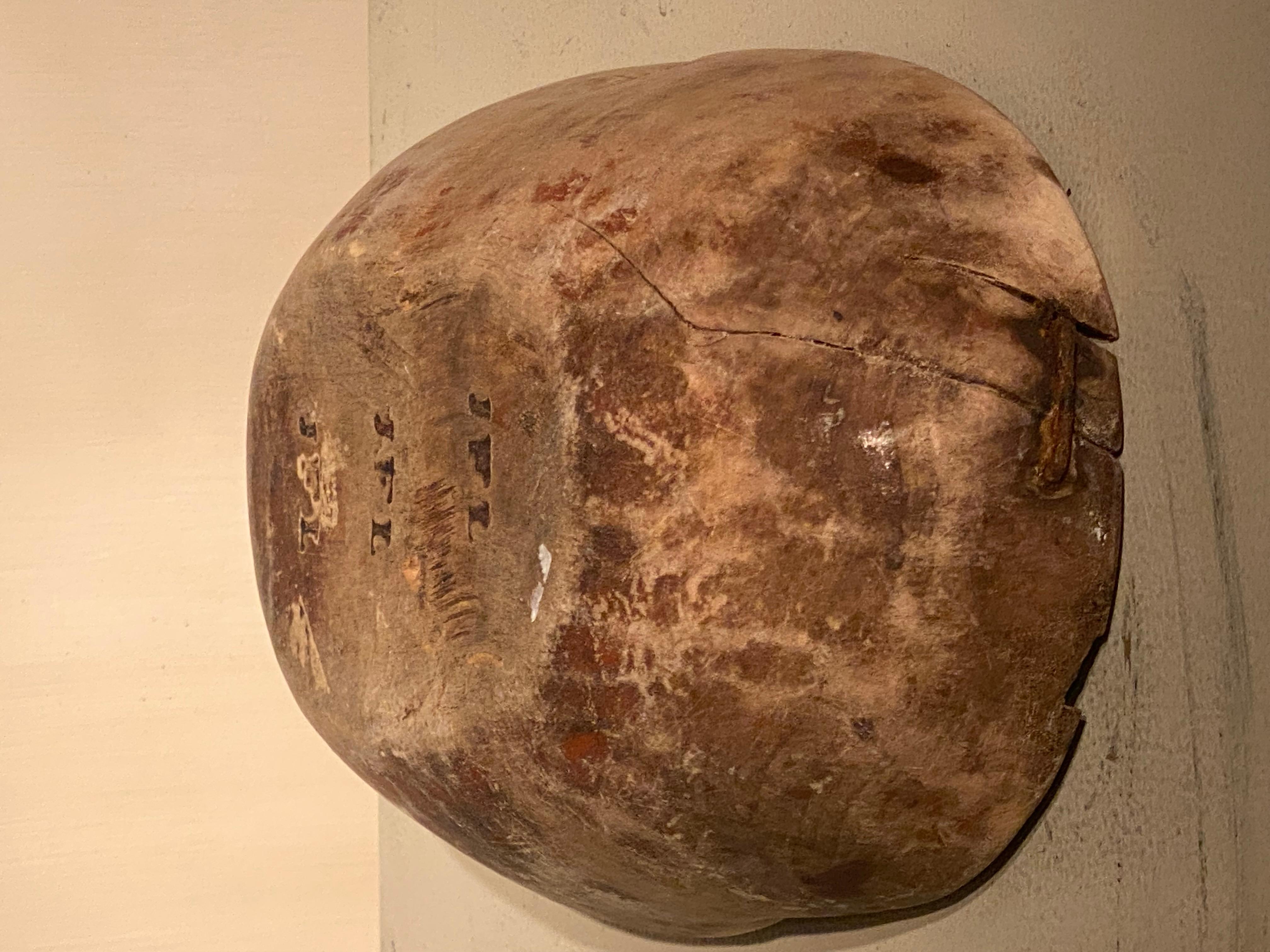 Un'antica ciotola svedese in legno in vendita 2