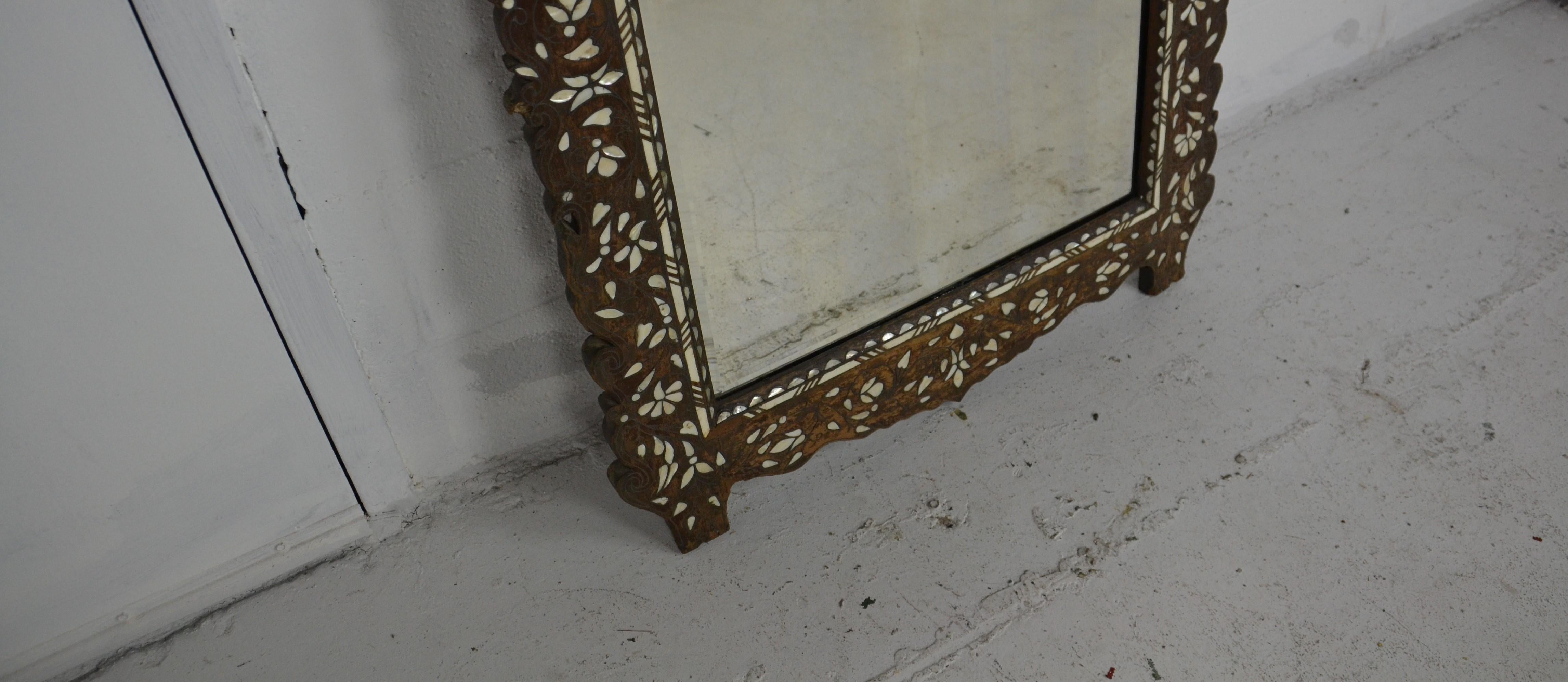 Antique Syrian Wall Mirror In Good Condition In Pomona, CA