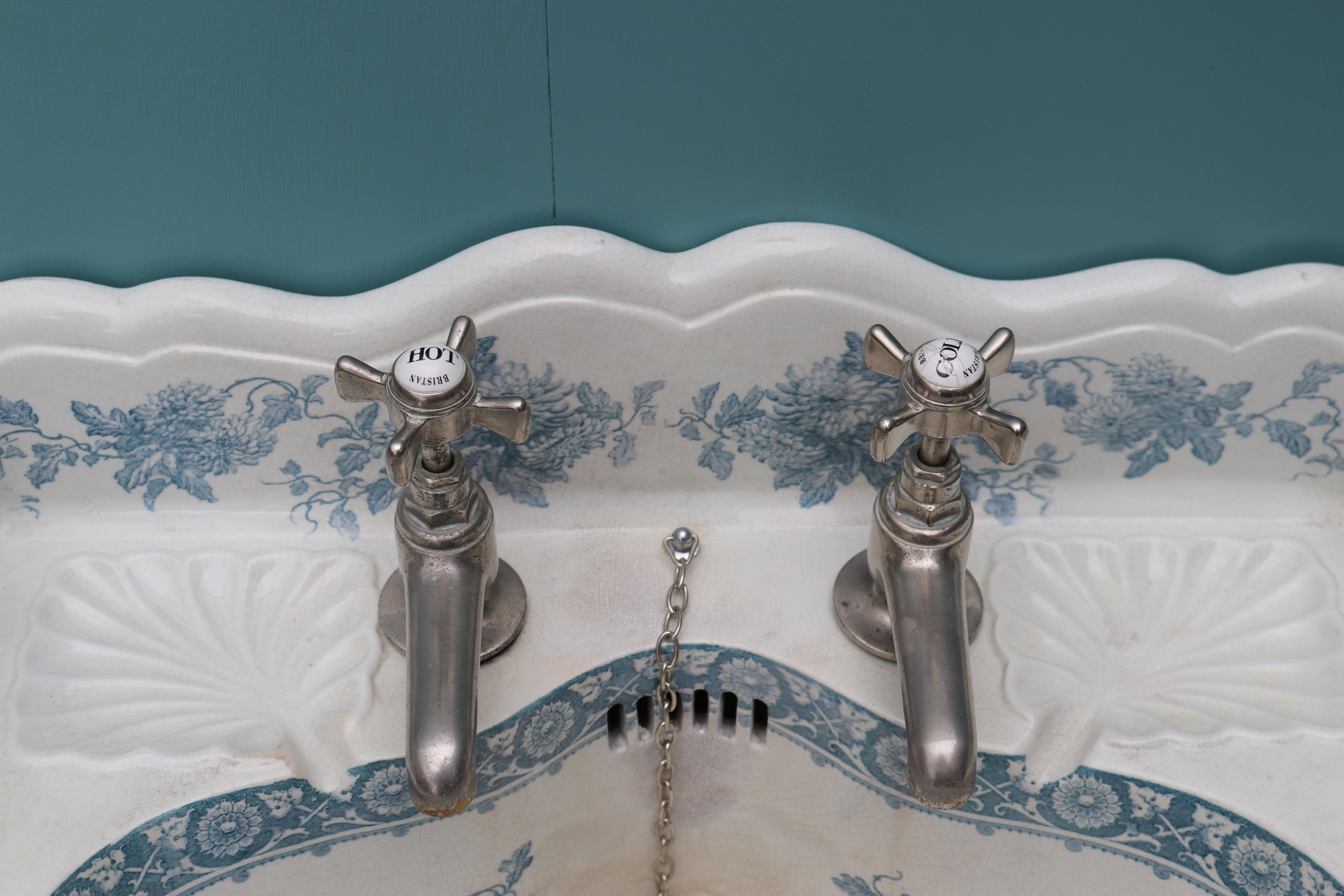 English Antique Victorian Blue and White Patterned Wash Basin