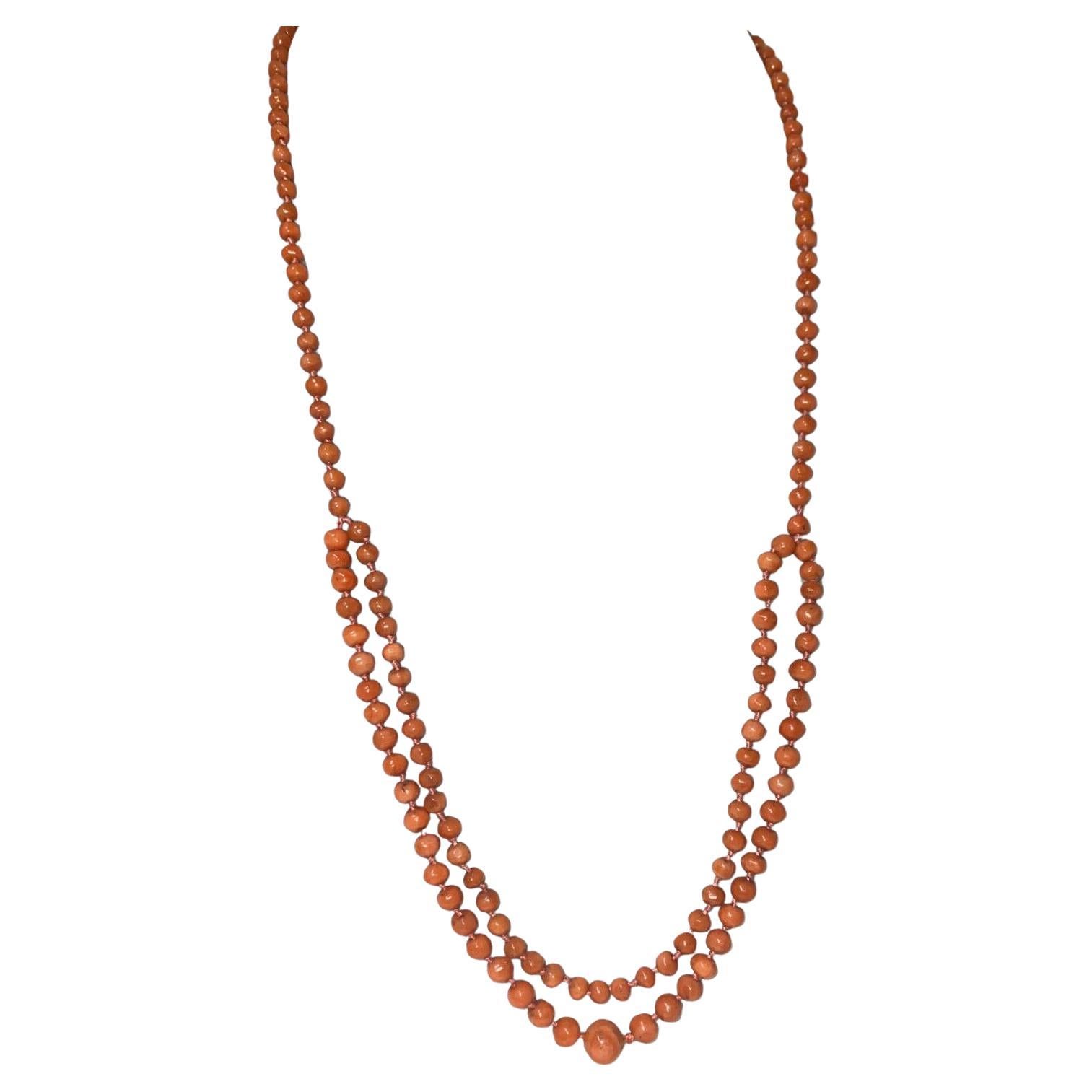 Late Victorian An Antique Victorian Mediterranean Coral Necklace with 18K Yellow Gold Clasp For Sale