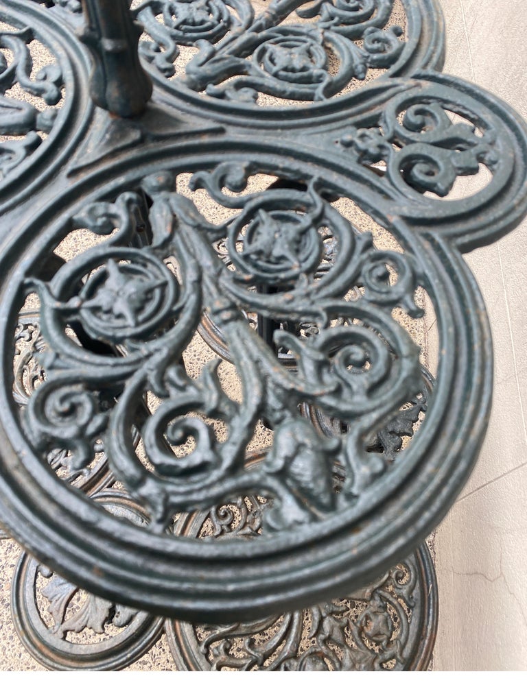 https://a.1stdibscdn.com/an-antique-victorian-style-tiered-cast-iron-garden-plant-stand-for-sale-picture-6/f_13082/1648233991257/mobilejpegupload_2CAB39DBCFC341CCAB51E1E7901A19F8_master.jpg?width=768