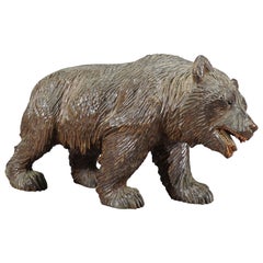 Antique Wooden Black Forest Bear Carved in Brienz, ca. 1930