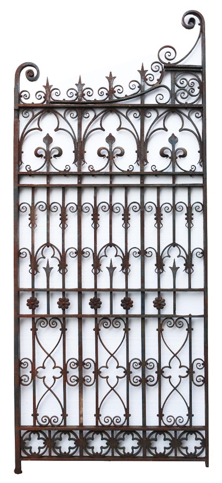 A very well made English wrought iron garden or pedestrian gate. Blacksmith made.

Additional dimensions

Height 234 cm is the tallest part.