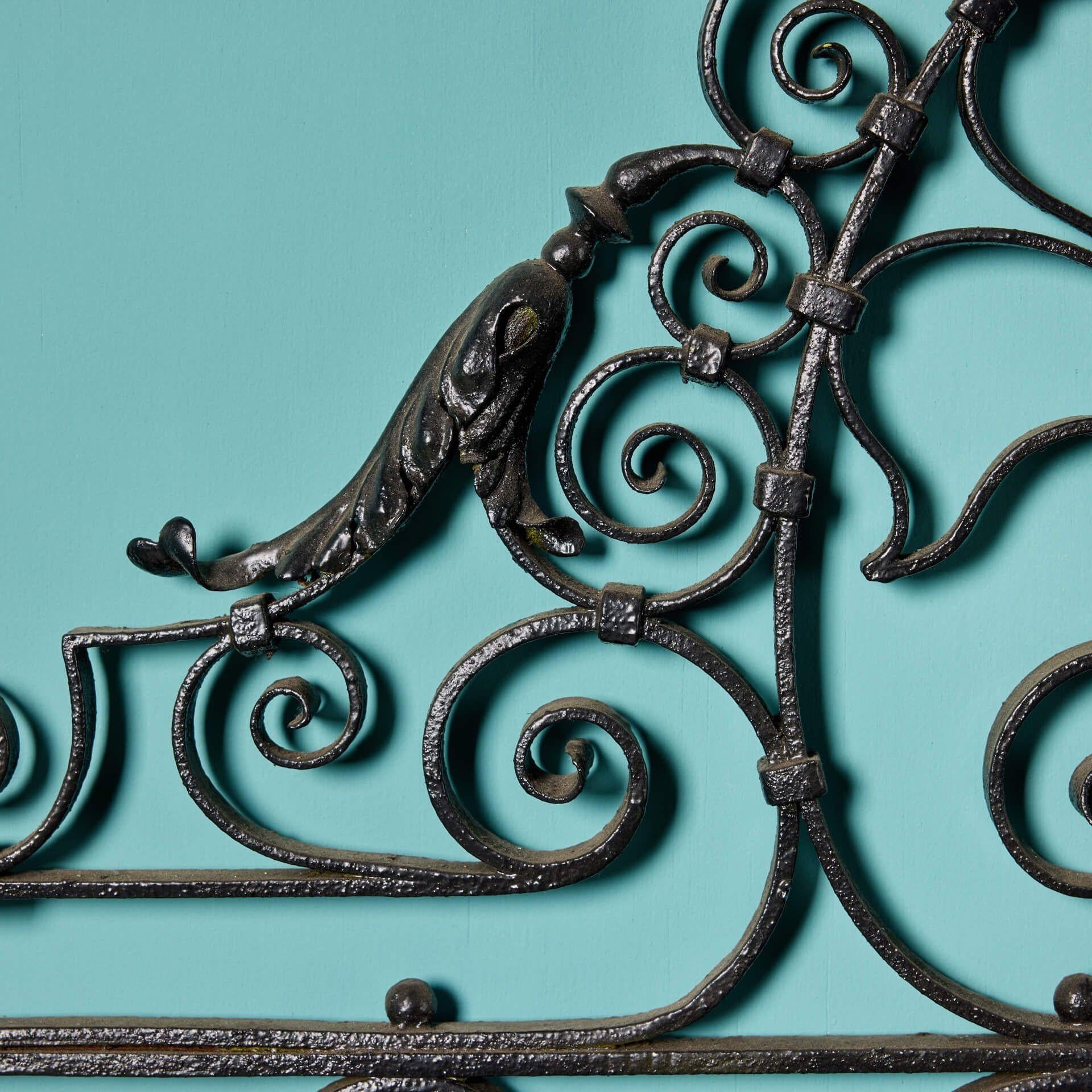 An Antique Wrought Iron Gate Overthrow In Good Condition For Sale In Wormelow, Herefordshire