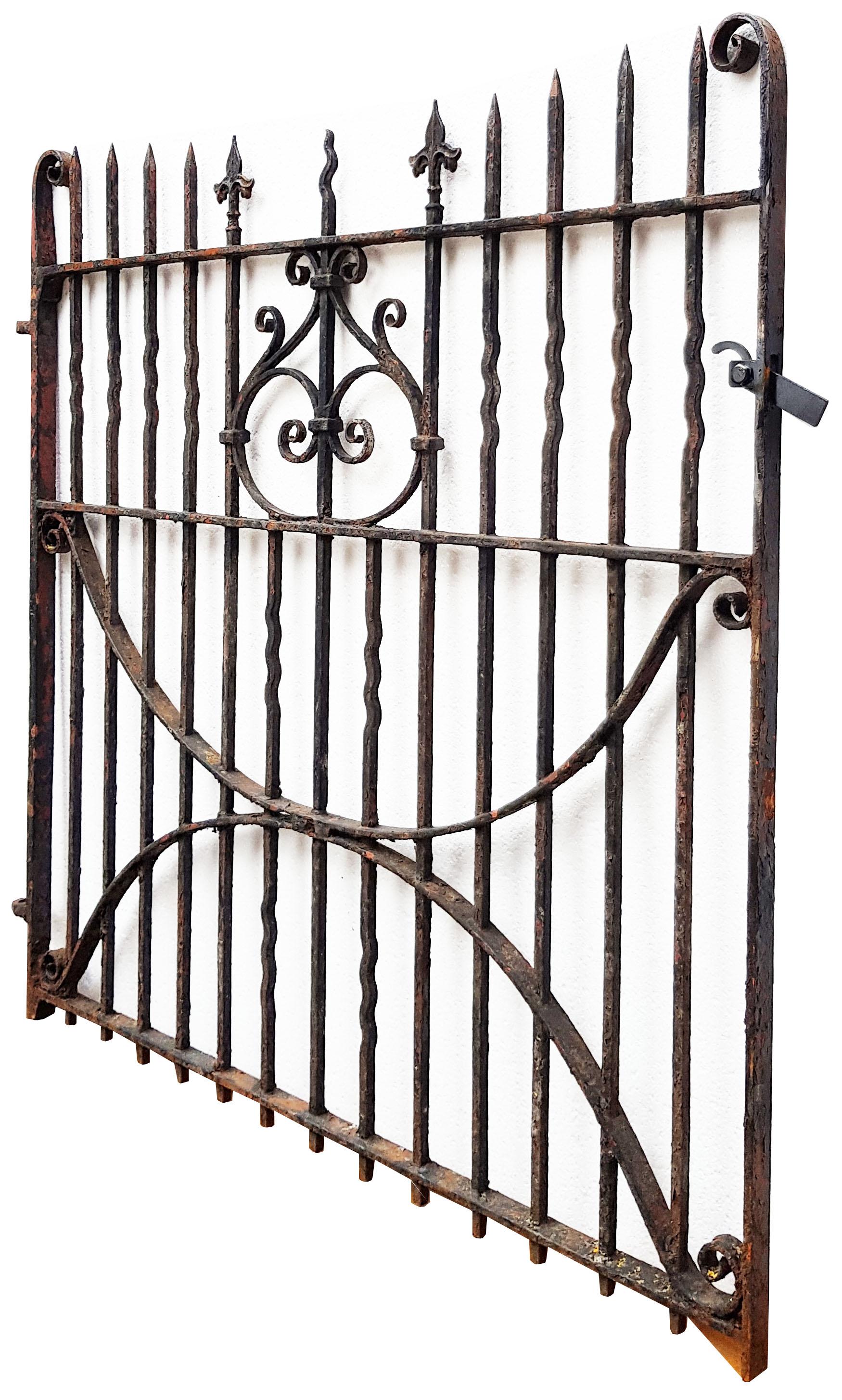 Antique Wrought Iron Side Gate In Good Condition In Wormelow, Herefordshire