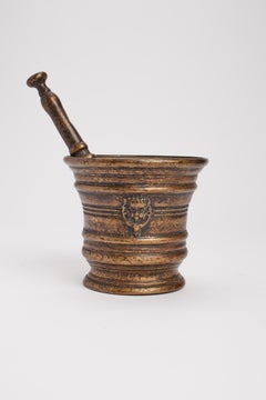 An apothecary bronze mortar and pestle, Italy 1700.