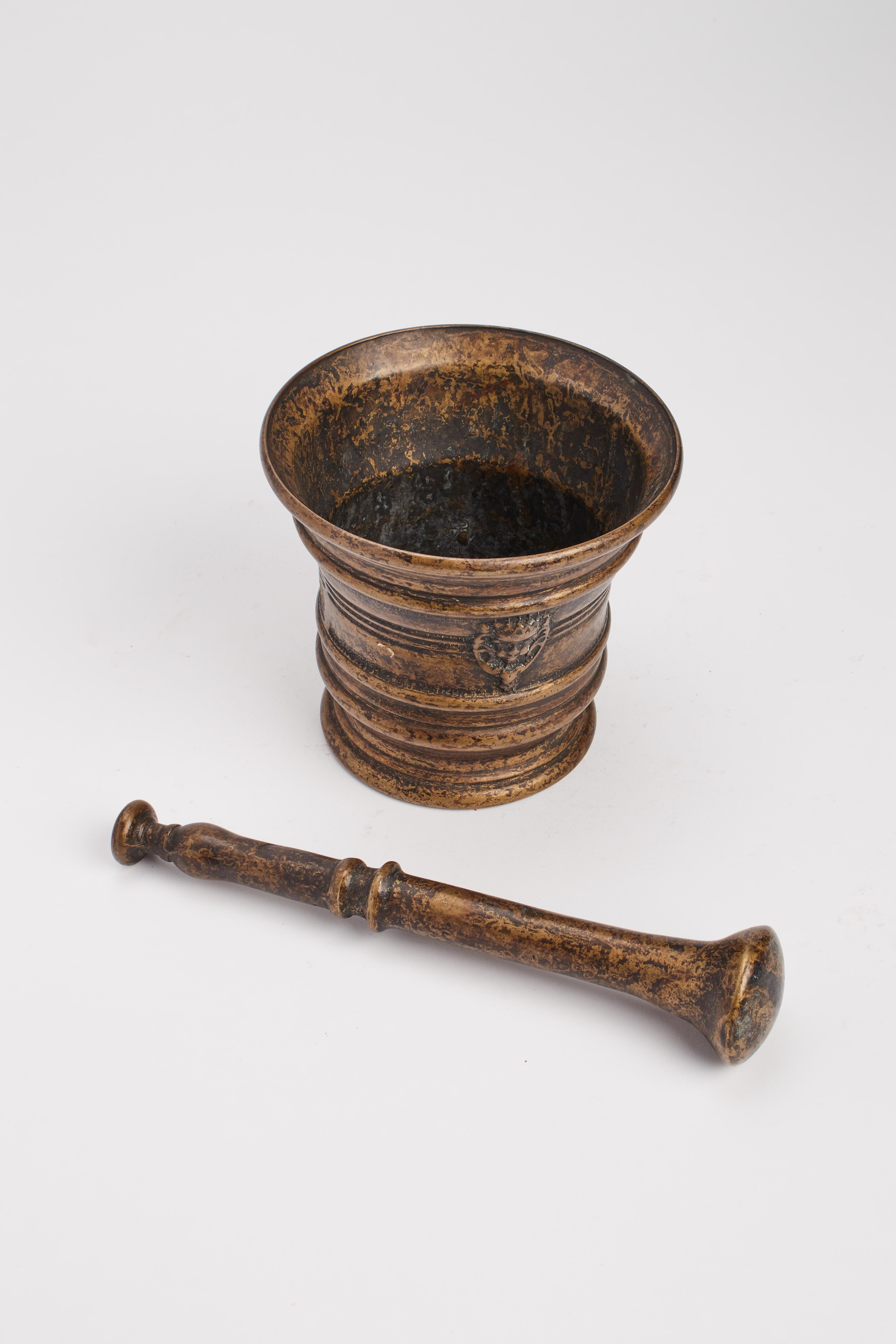 Italian An apothecary bronze mortar and pestle, Italy 1700.  For Sale