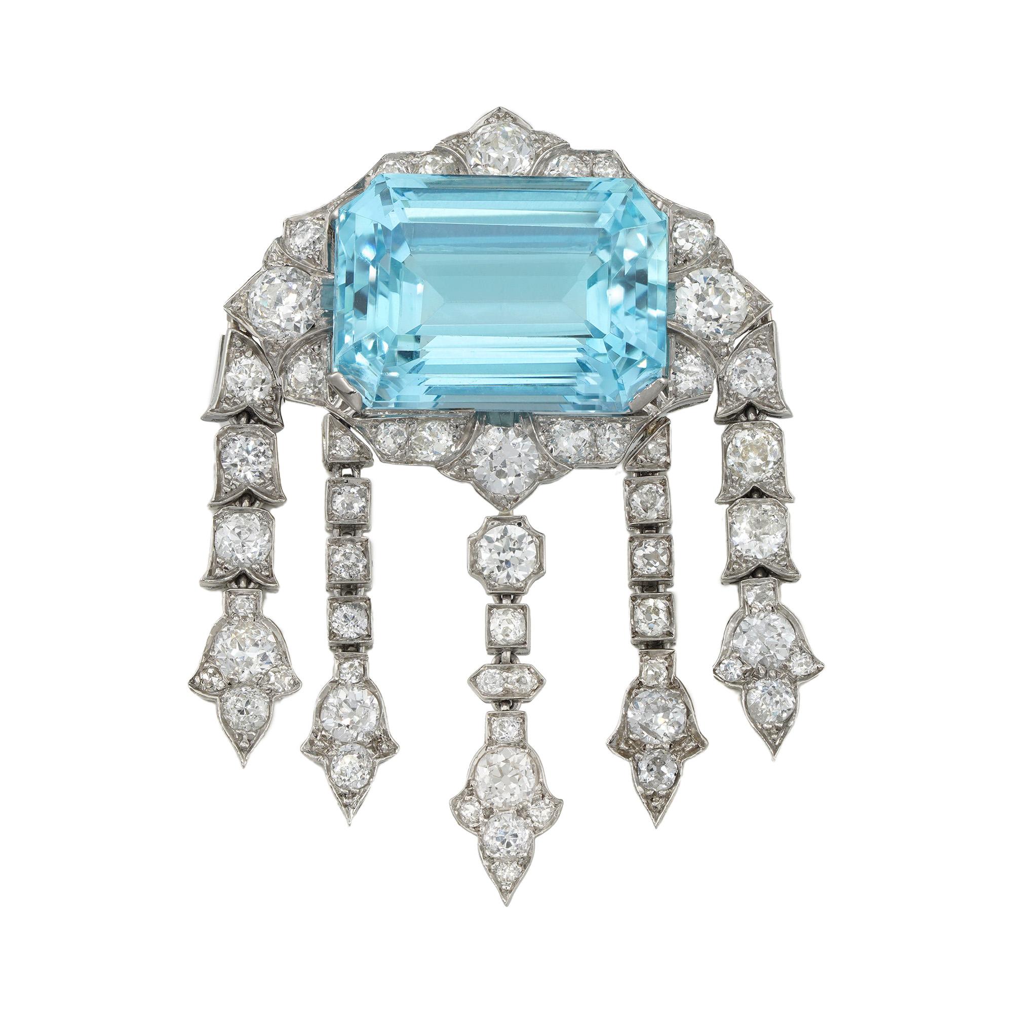 An aquamarine and diamond brooch by Hennell, 9x6cm, 55.9 grams For Sale 1