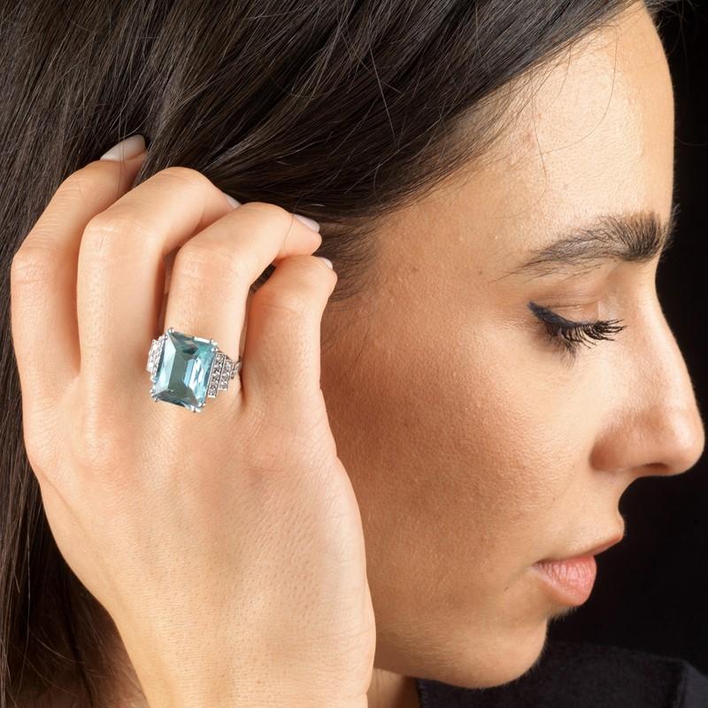 Brilliant Cut Aquamarine and Diamond Ring