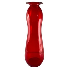 Vase en verre d'art rubis du MCM attribué à Blenko