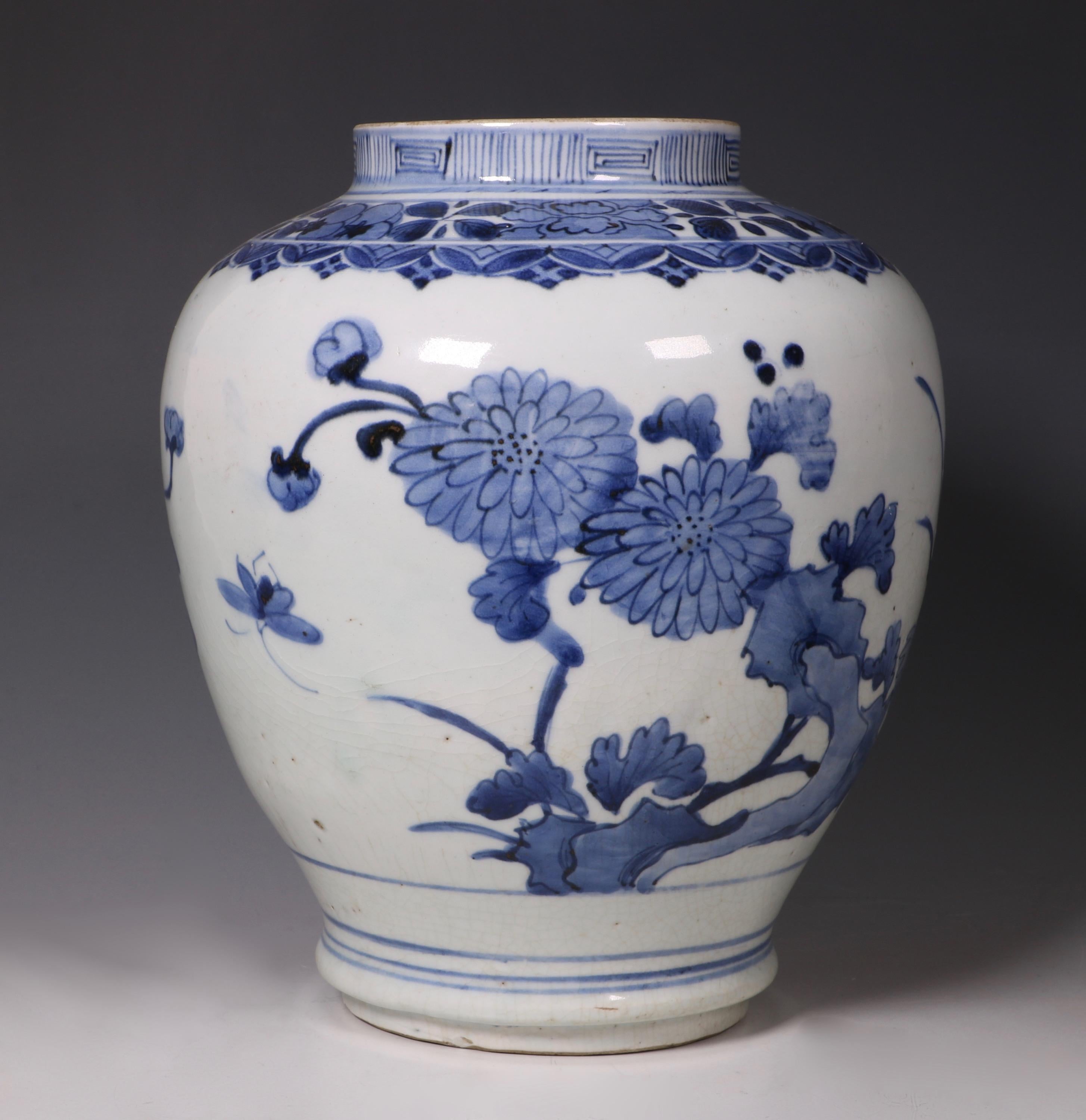 An Arita Blue and White Vase L, 17th Century In Good Condition In Frome, Somerset