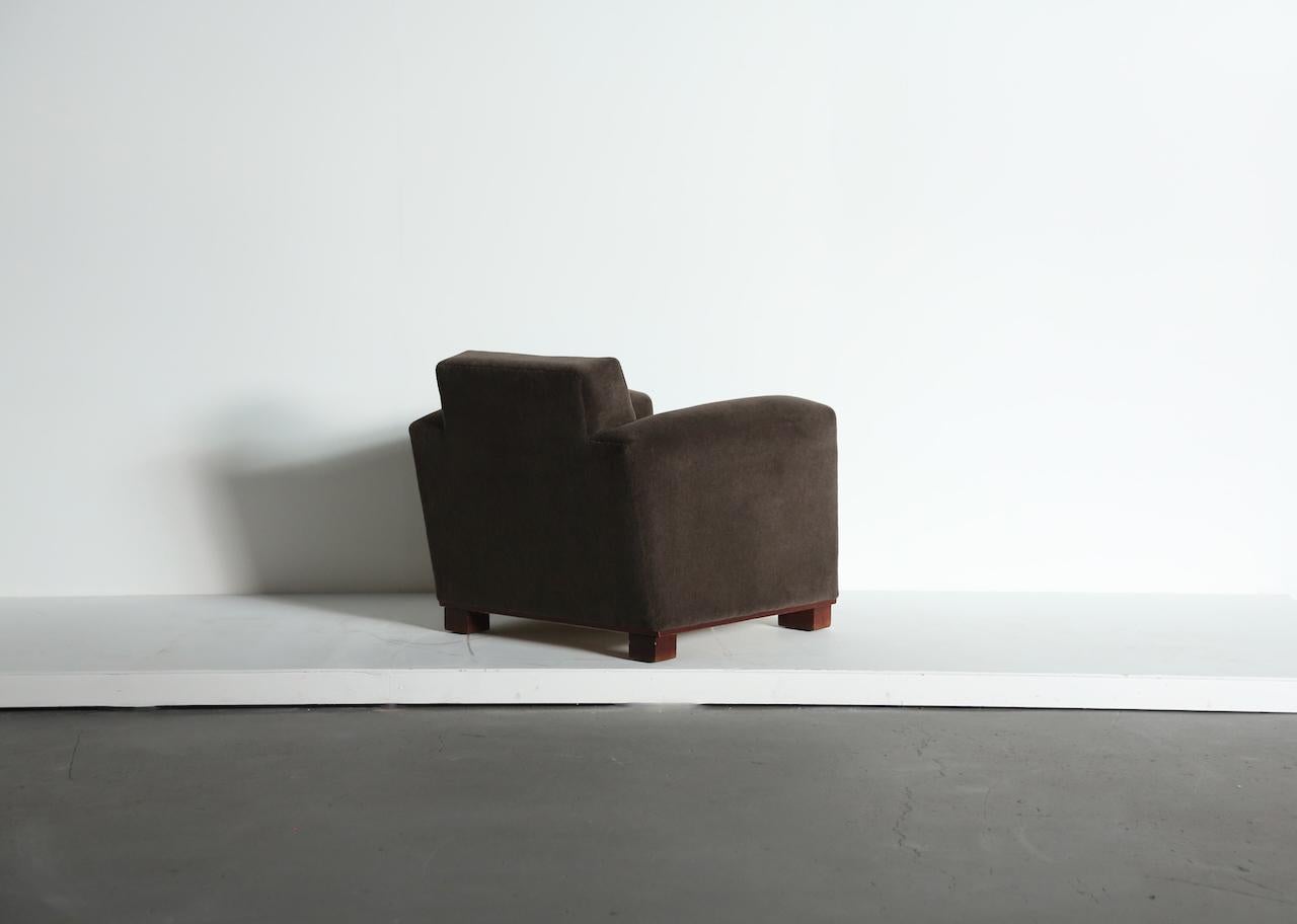 Un sillón, atribuido a Jacques Adnet, Francia, años 50 mediados del siglo XX en venta