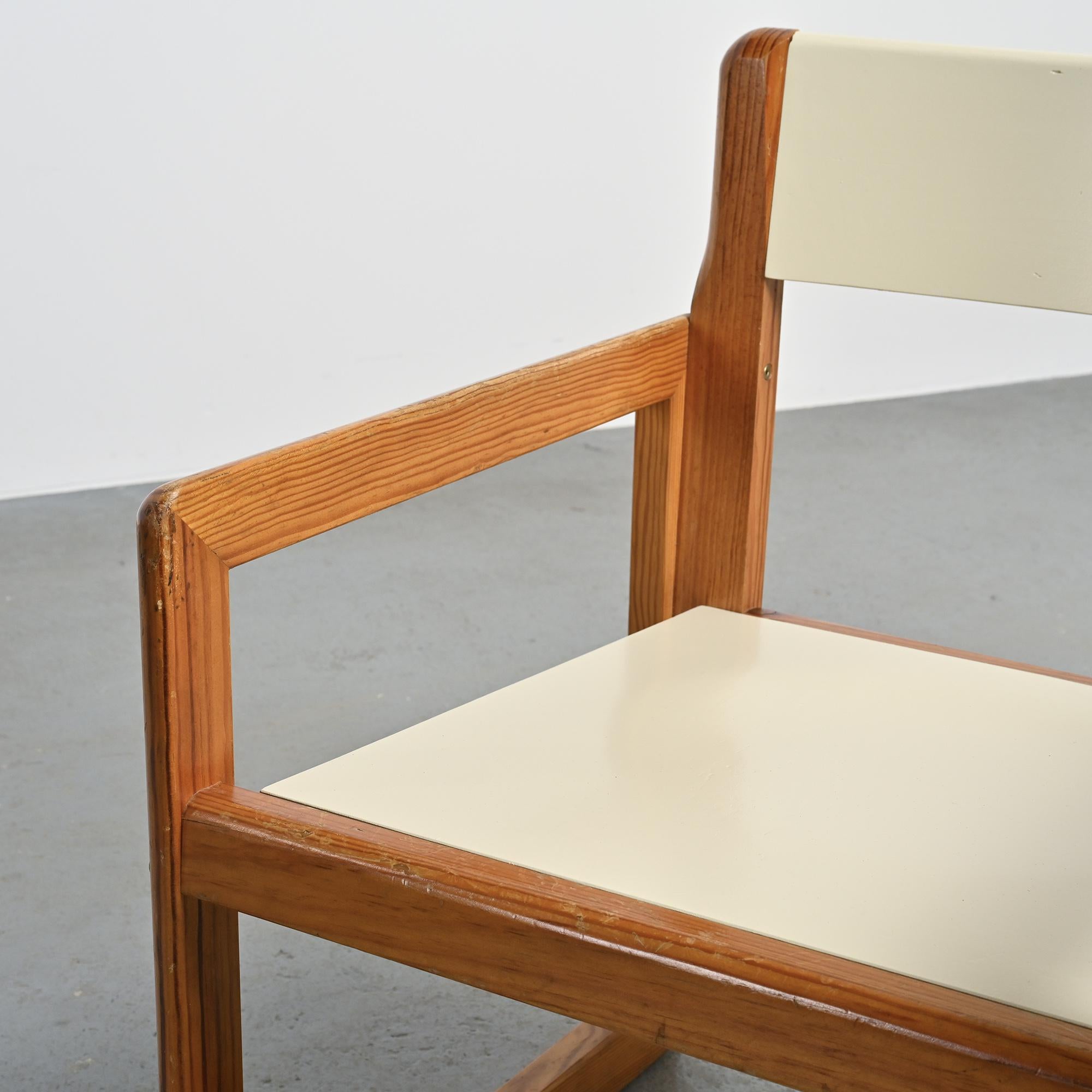 Bois Fauteuil d'André Sornay, France années 1960 en vente
