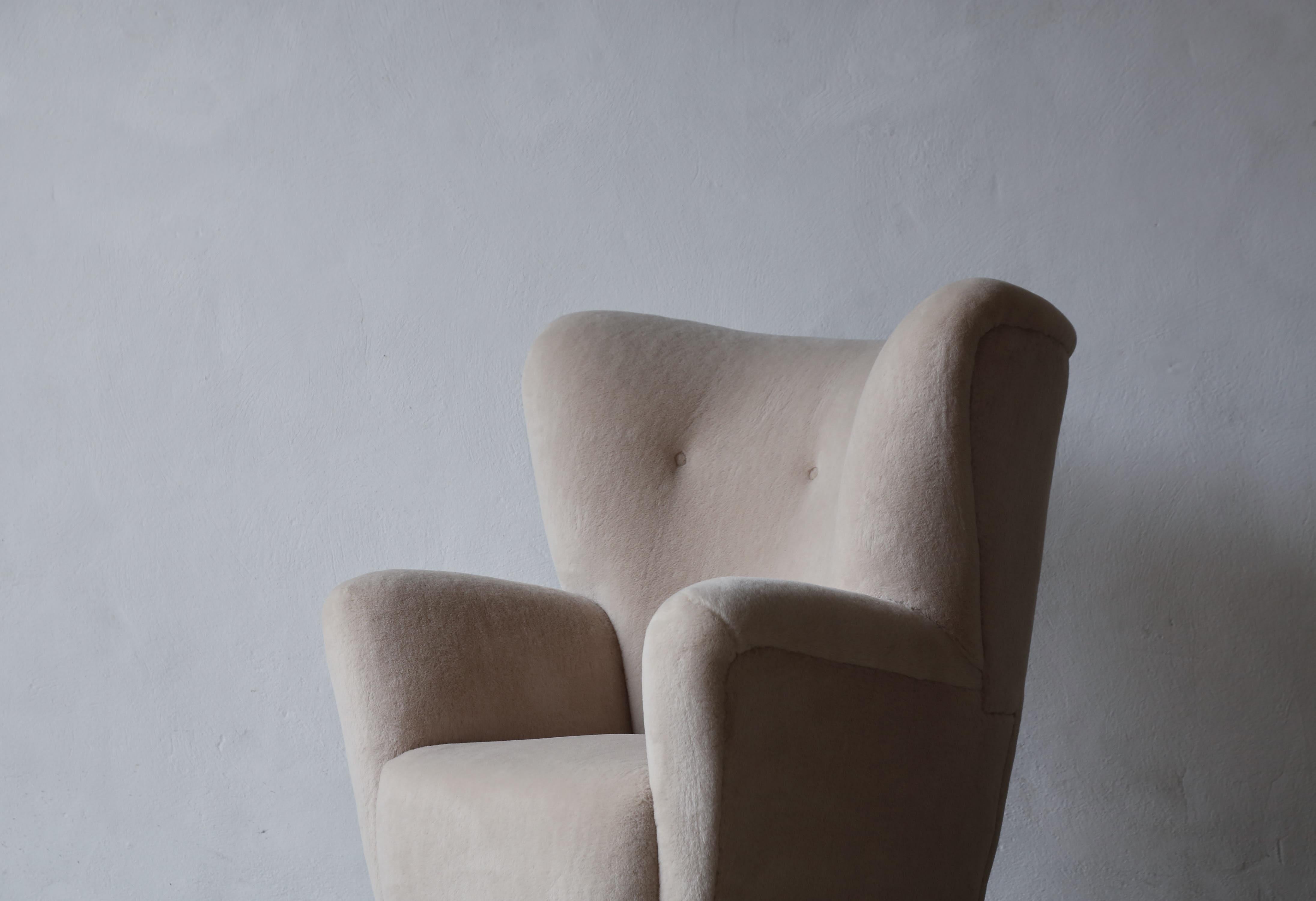 Ein Sessel, neu gepolstert mit reiner Alpakawolle, Dänemark, 1950er Jahre im Angebot 6