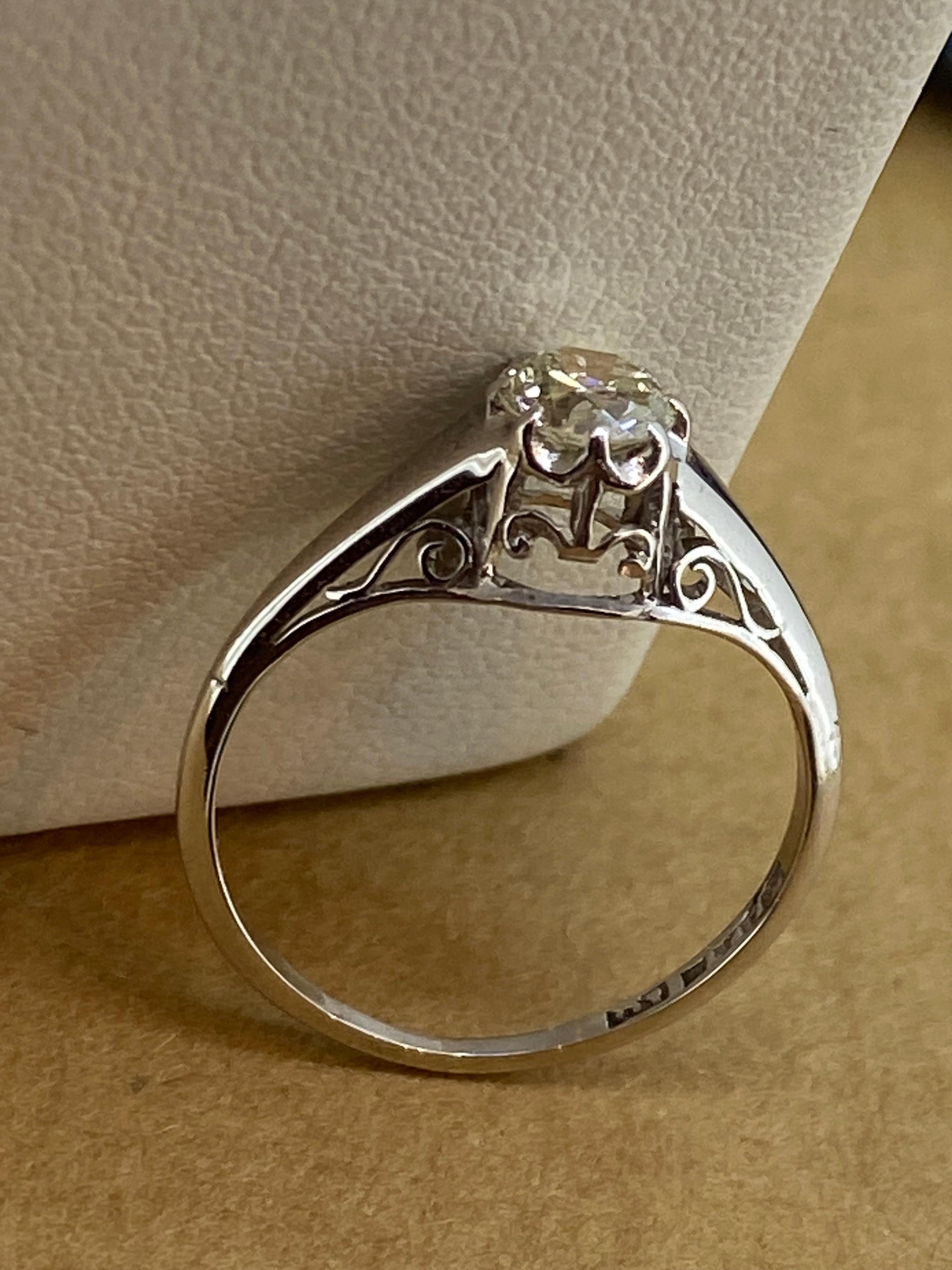 An Art-Deco 0.40ct Old European Cut Diamond Solitaire 18K Gold/Platinum Ring For Sale 2