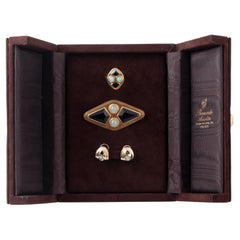 An Art Deco' 18kt Gold Onyx And Jade Set By RENE FOY