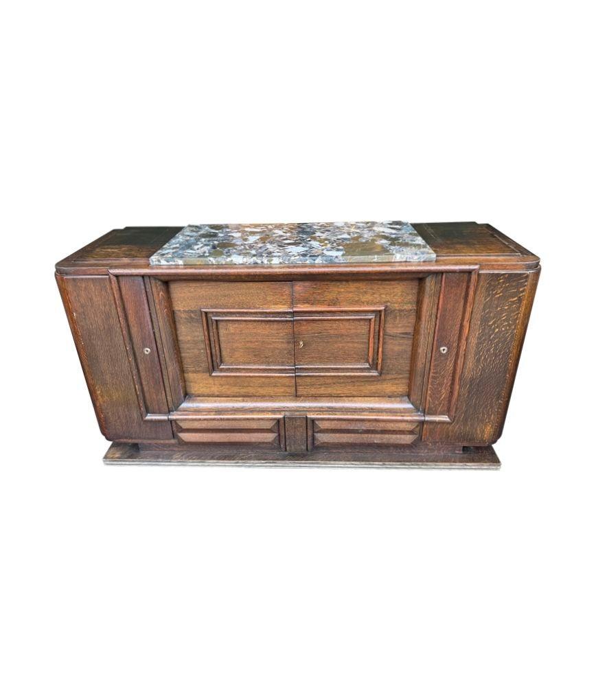 Buffet en chêne Art Déco des années 1940 de Gaston Poisson avec plateau en marbre d'origine. en vente 14