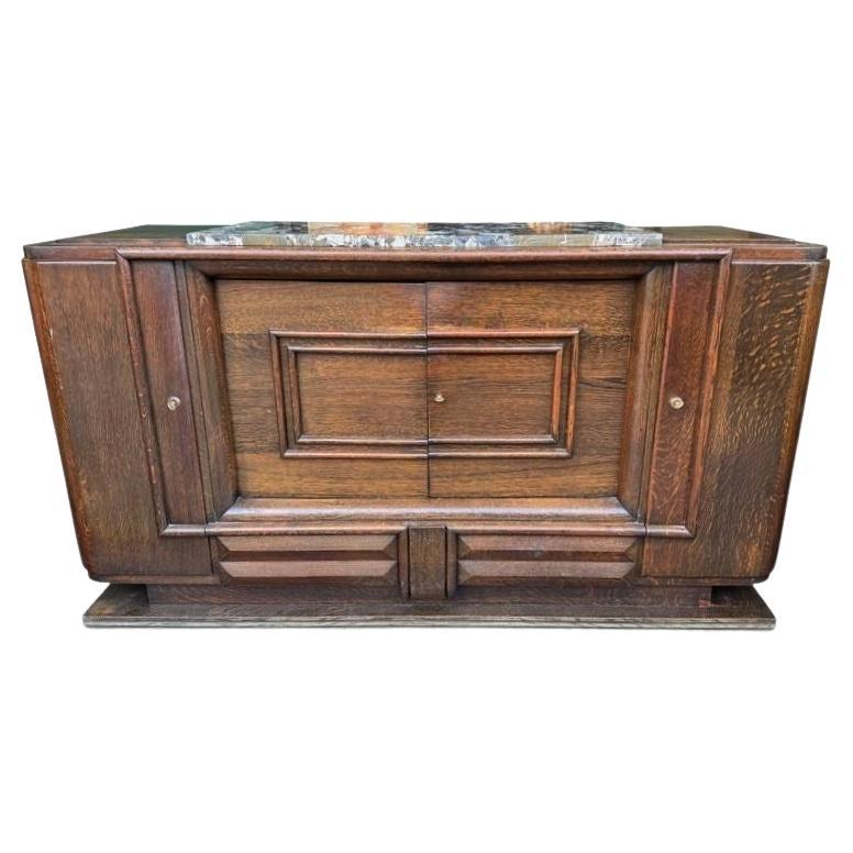 Buffet en chêne Art Déco des années 1940 de Gaston Poisson avec plateau en marbre d'origine.