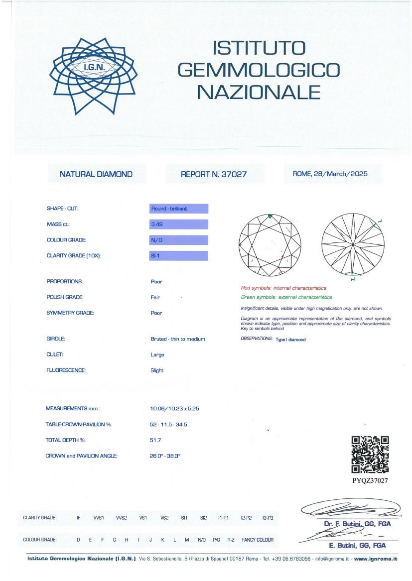 Der Diamant im Altschliff in einer quadratischen Fassung aus 18 Karat Weißgold mit vier Rosendiamanten.
Begleitet von einem Bericht des Instituto Gemmologico IGN, der besagt, dass der Diamant im europäischen Schliff, Gewicht 3,49, Farbe N/O,
