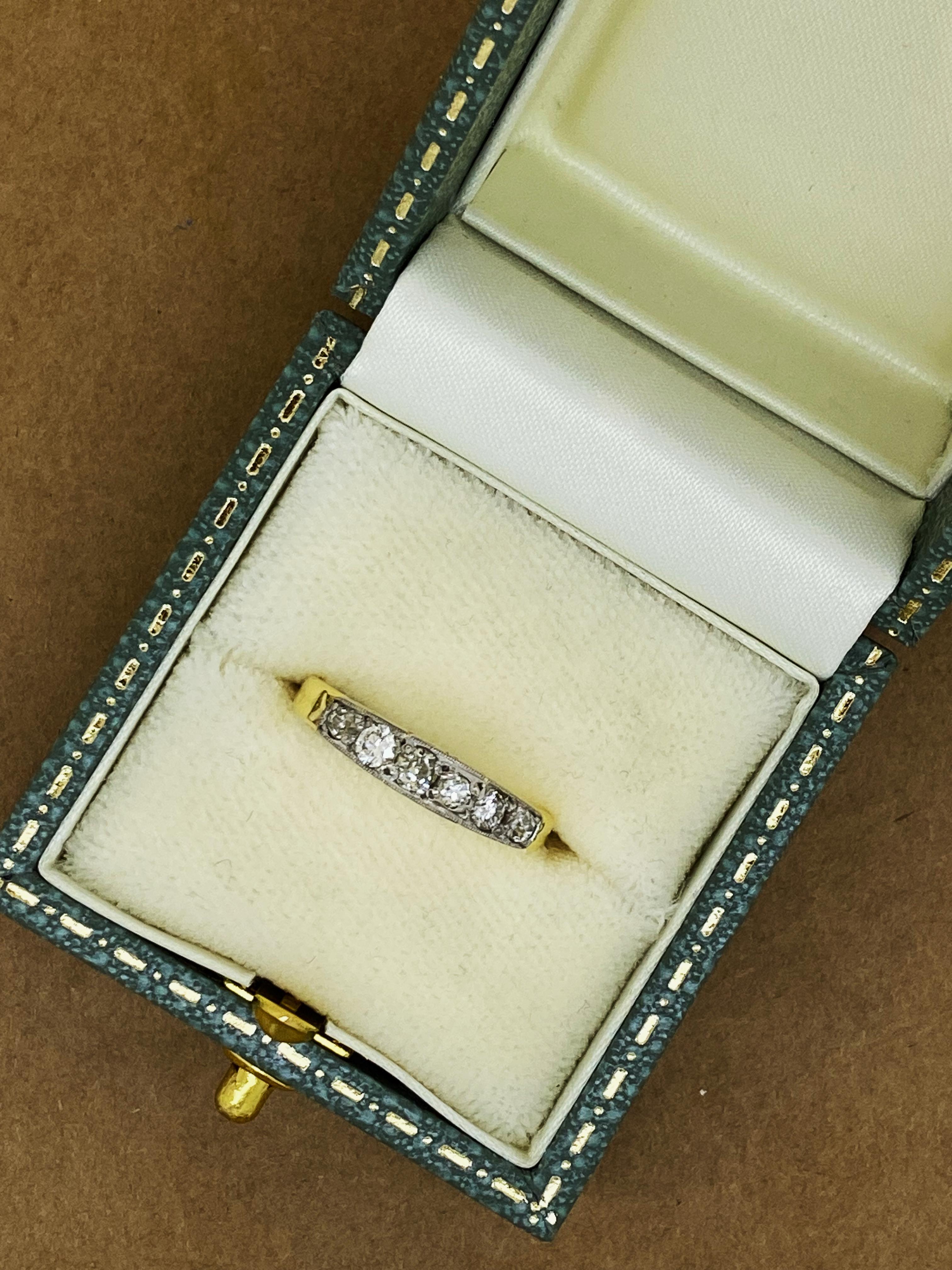 Art déco Bague demi-cercle Art-Déco en or jaune 18 carats avec six diamants taille ancienne (1,10 carat) en vente