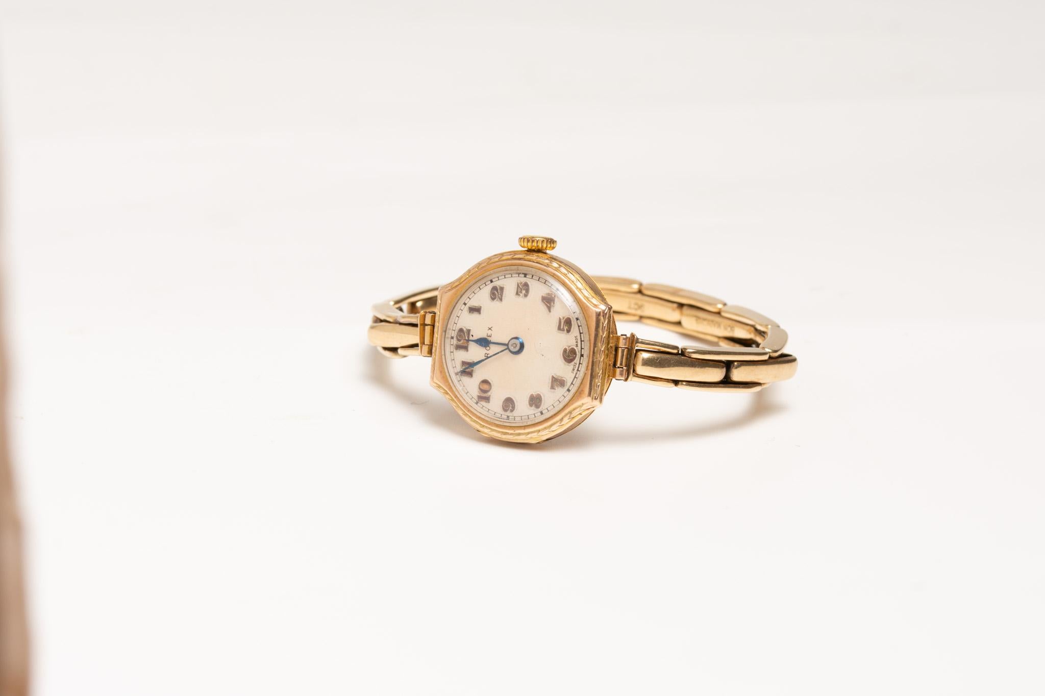 An Art Deco 9ct Gold Ladies Rolex Wristwatch 3