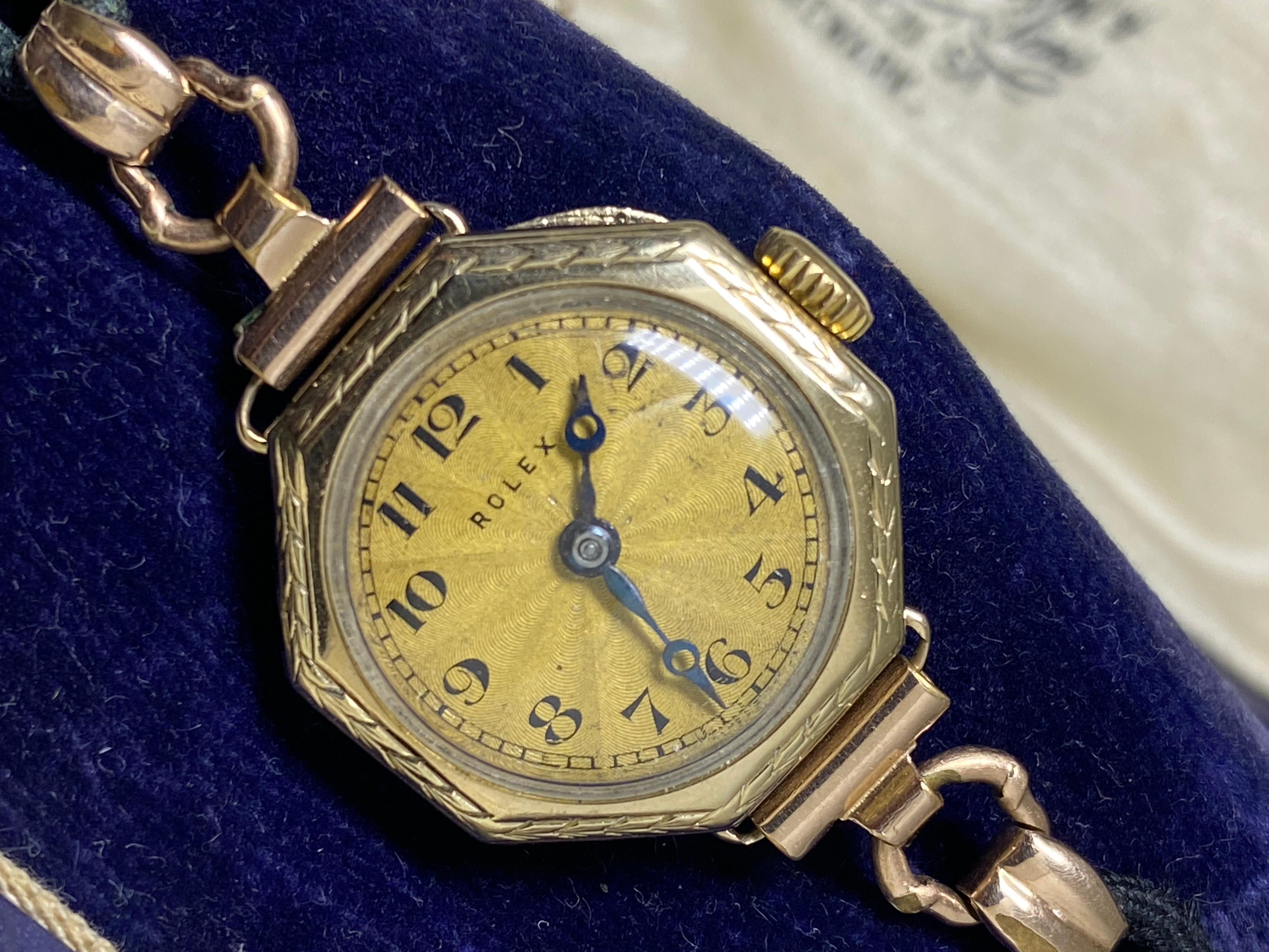 An Art-Deco 9K Gold Rolex Octagon Shaped 21mm Manual 15 jewels Ladies' Watch 3
