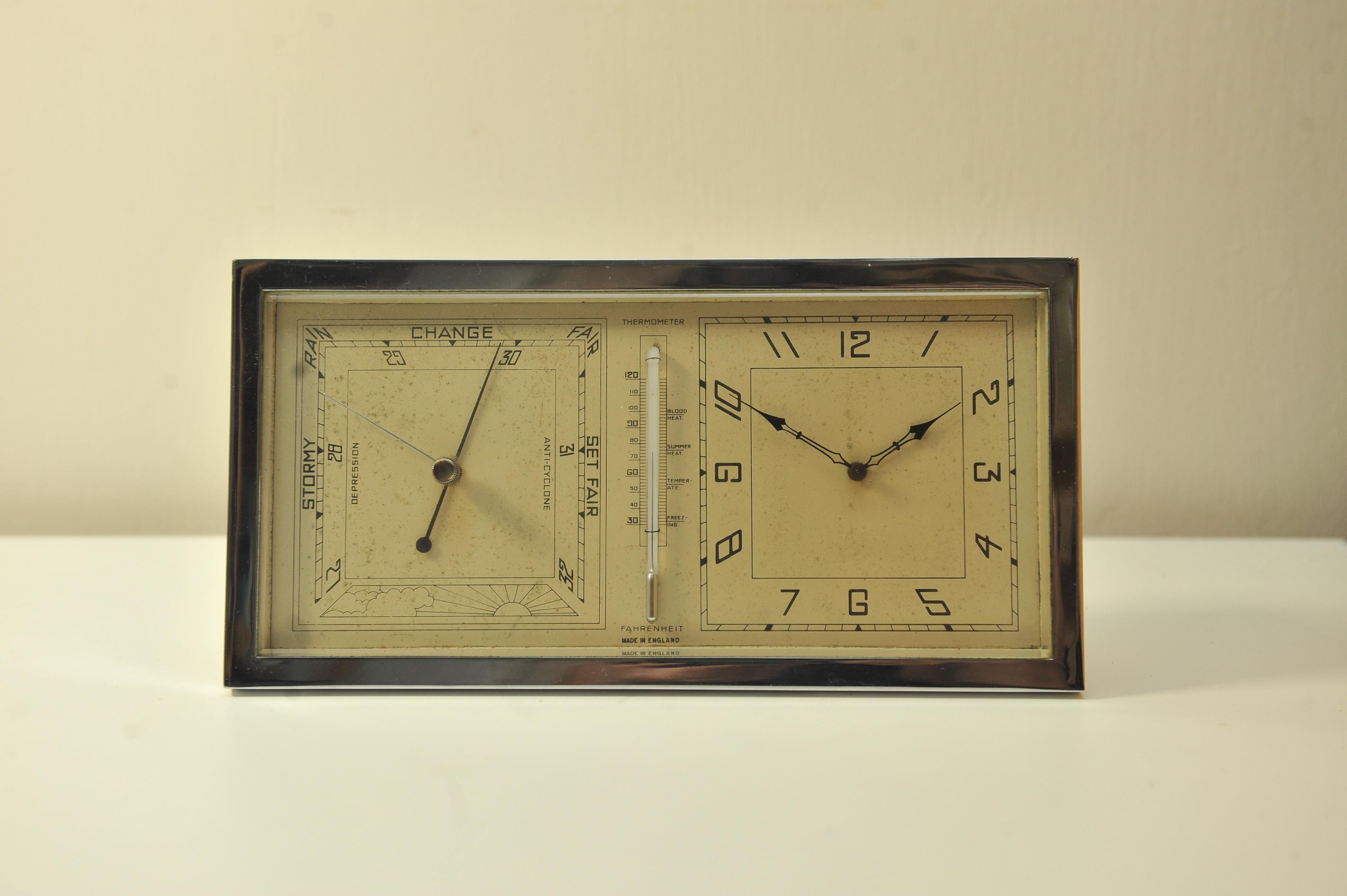 Verre Grande horloge de bureau Art Dec chromée 8 jours avec jauge de température sur un Stand 1930s en vente