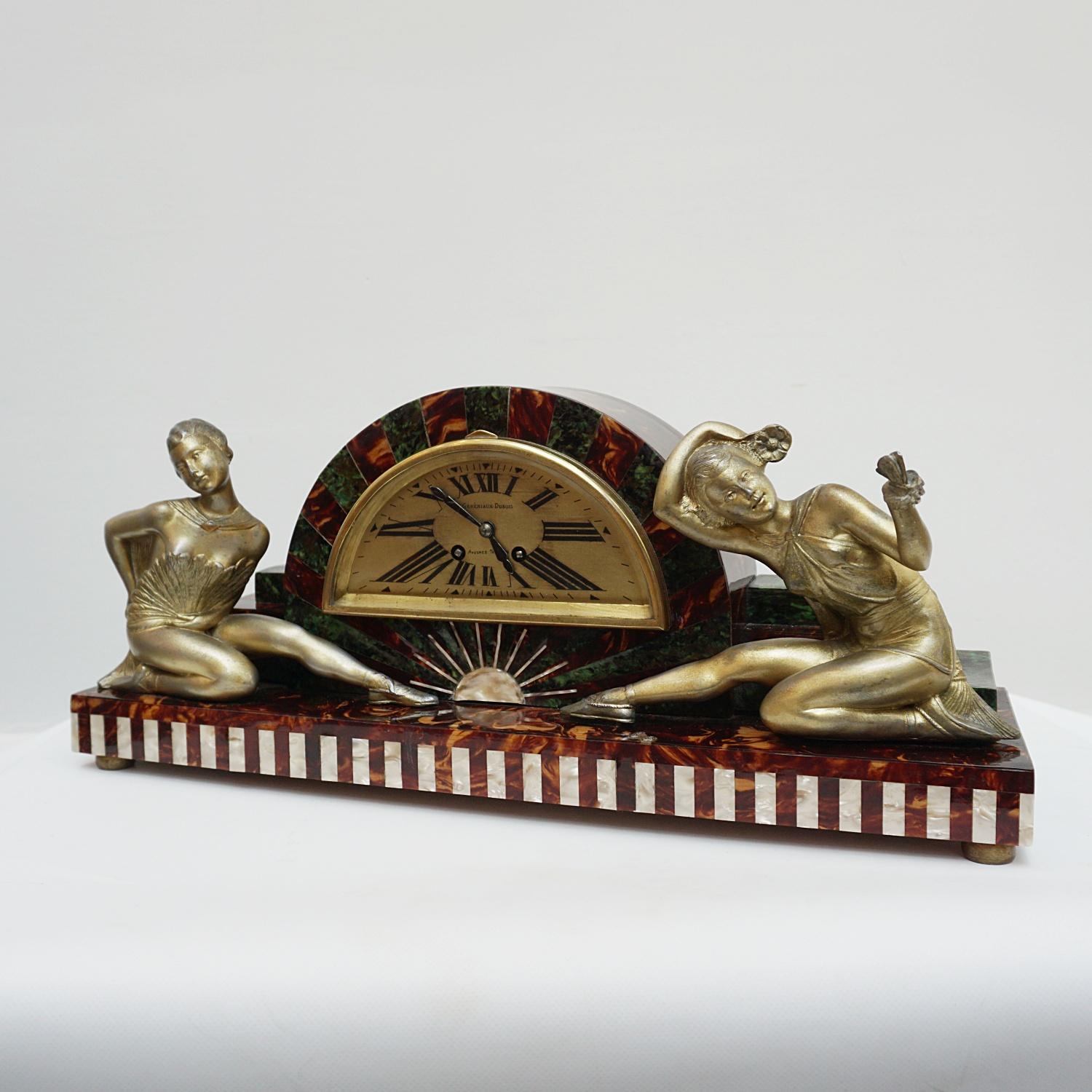 Art Deco Bakelite Mantle Clock 4
