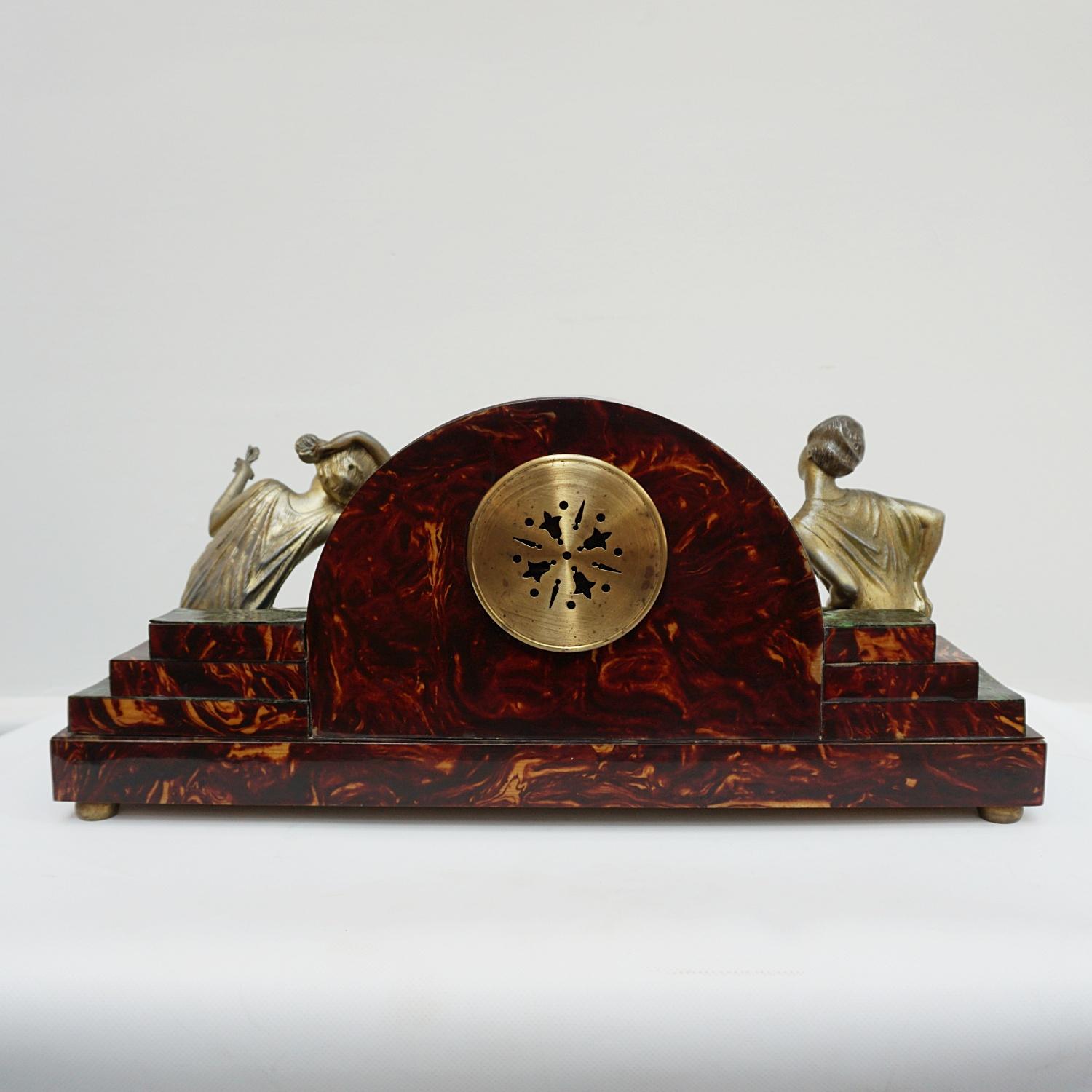 Art Deco Bakelite Mantle Clock 5