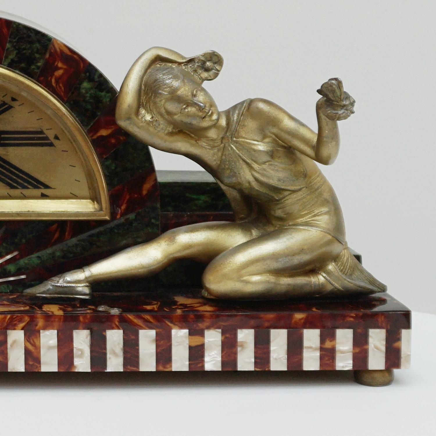 Art Deco Bakelite Mantle Clock 1