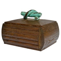Caja Art Déco de roble macizo con asa de cerámica 1930 Francia.
