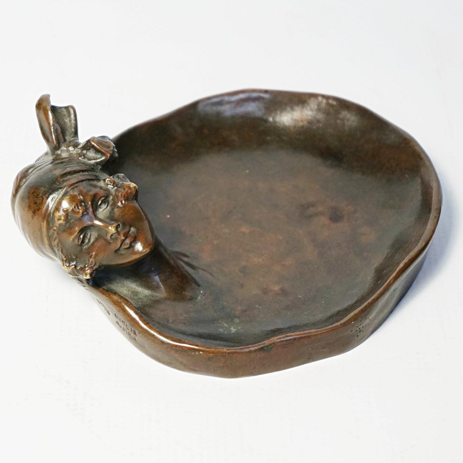 Art Deco Bronze Pin Dish by Bruno Zach In Good Condition For Sale In Forest Row, East Sussex