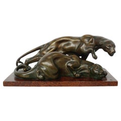 Groupe de sculptures en bronze Art Déco représentant deux panthères