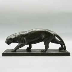 Scultura in bronzo Art Déco di Albert Wille Circa 1925 raffigurante una pantera che cammina