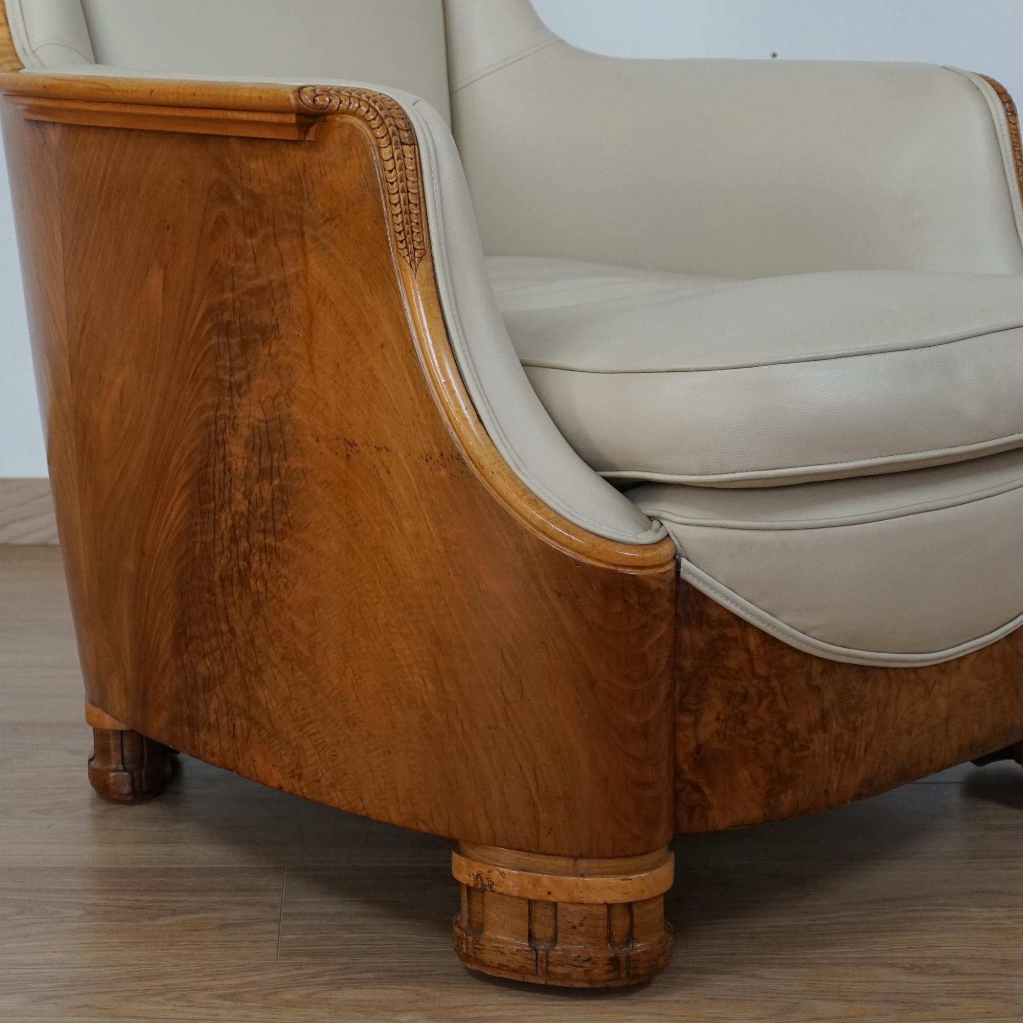 Paire de chaises Art Déco en ronce de noyer et cuir crème par Maurice Adams en vente 3