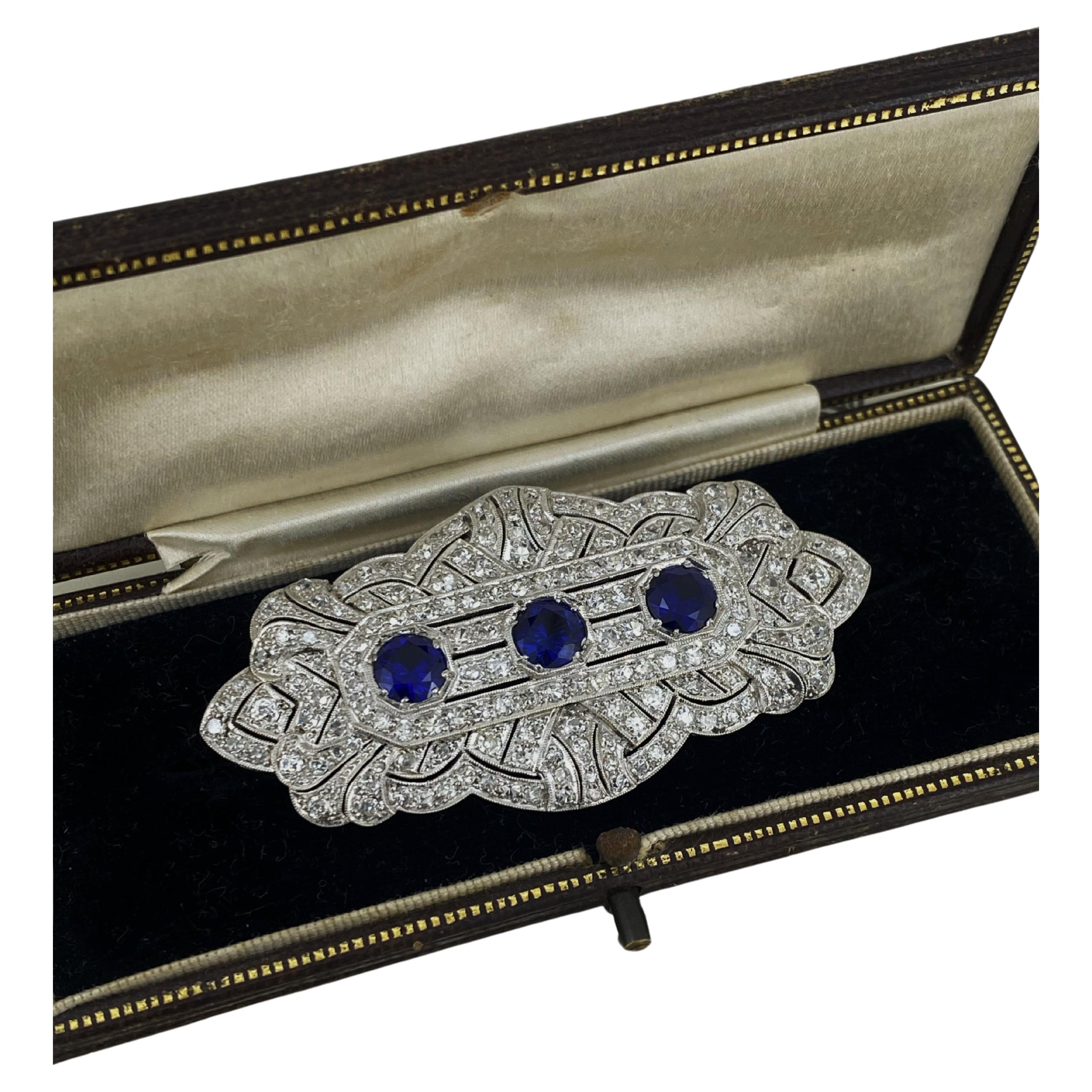 An Art-Deco c1920’s Platinum, 5.00ct Diamond & 2.50ct Synthetic Sapphire Brooch For Sale