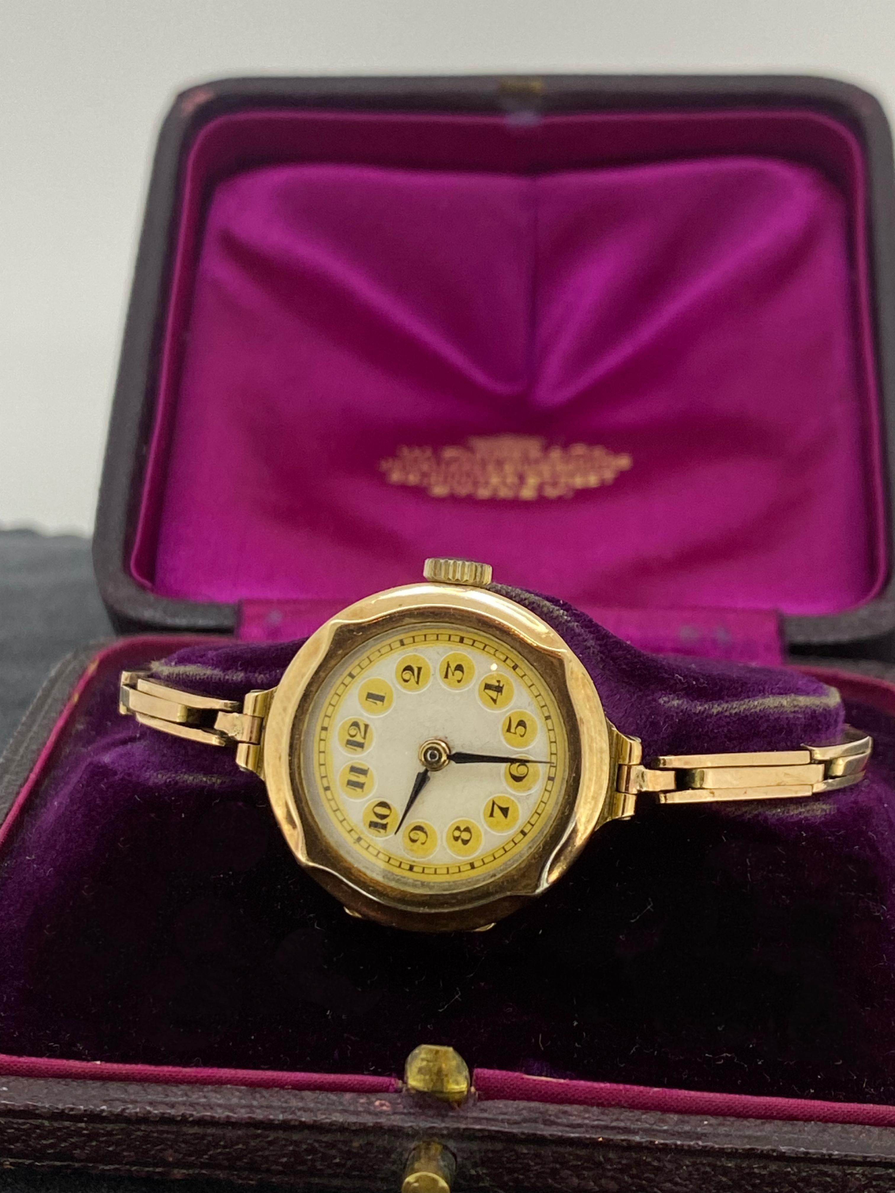 An Art-Deco c1924 9K Rose Gold Manual Ladies' Watch. London Hallmarks. In Excellent Condition In MELBOURNE, AU