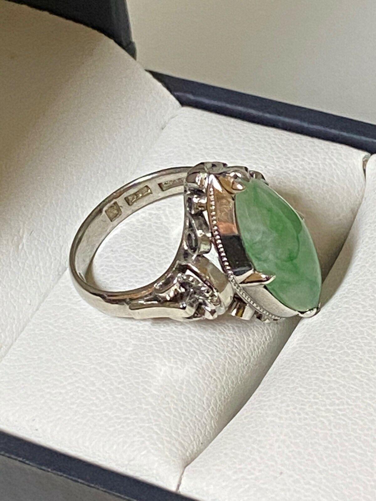 An Art-Deco c1930's Natural Marquise Shaped Jadeite Ring in 18K White Gold. In Excellent Condition For Sale In MELBOURNE, AU