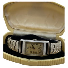Ein Art-Deco c1930's S / Stahl Rectangle DOXA Uhr. Manuelle Bewegung. Antimagnetisch.