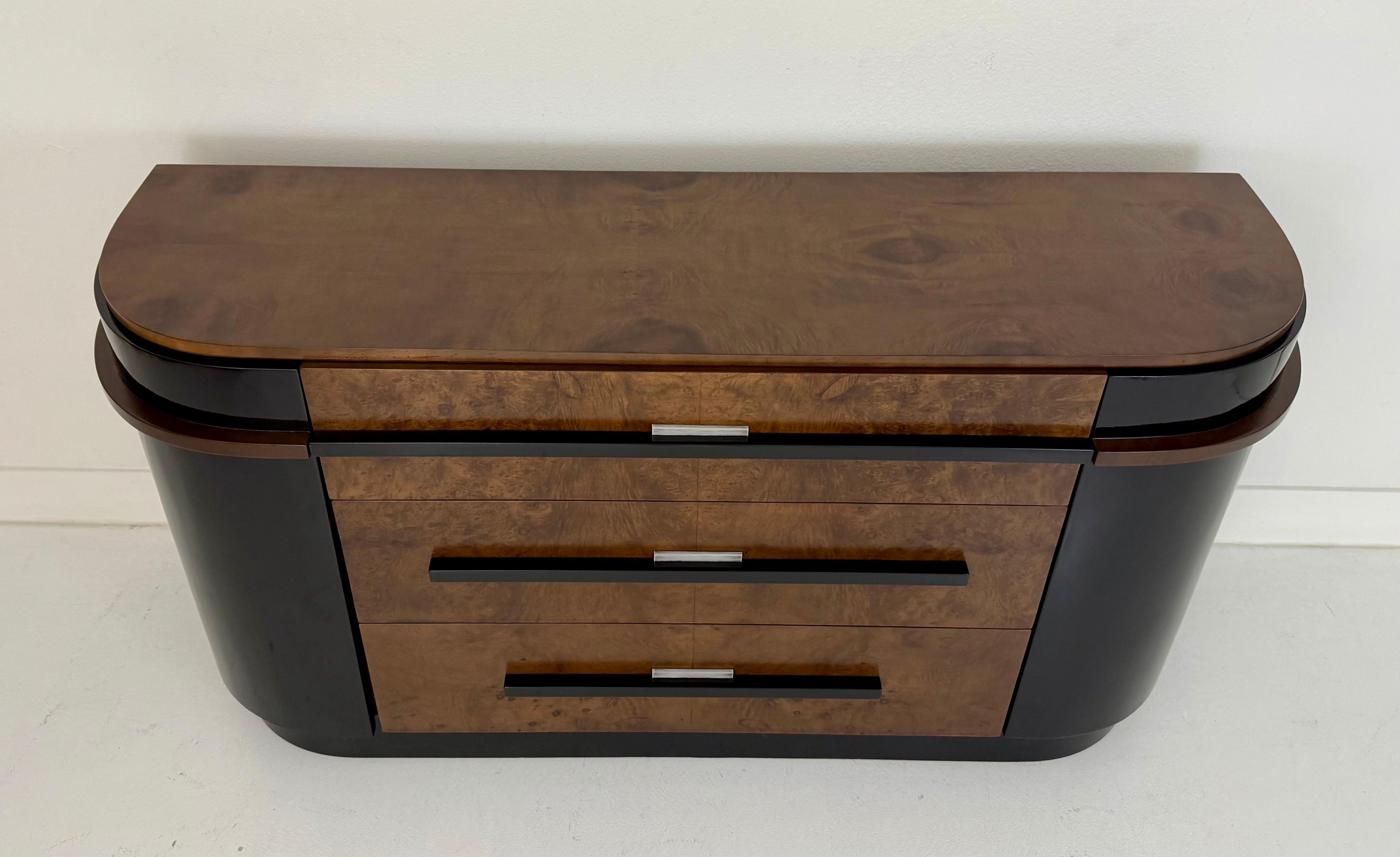 An Art Deco Cabinet by Donald Deskey for Hamilton Manufacturing In Good Condition For Sale In Palm Desert, CA