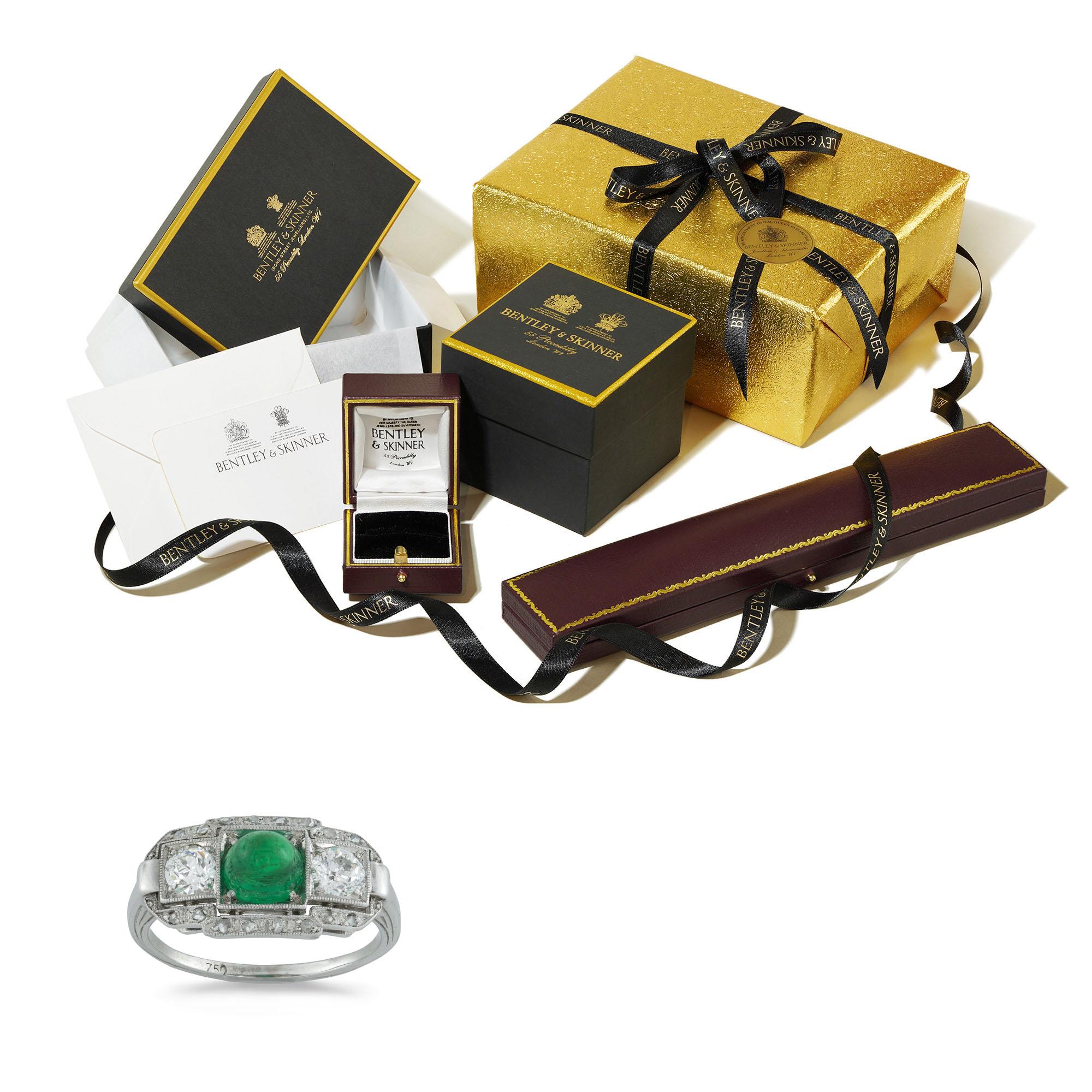 Art Deco Cabochon Emerald and Diamond Ring For Sale 2